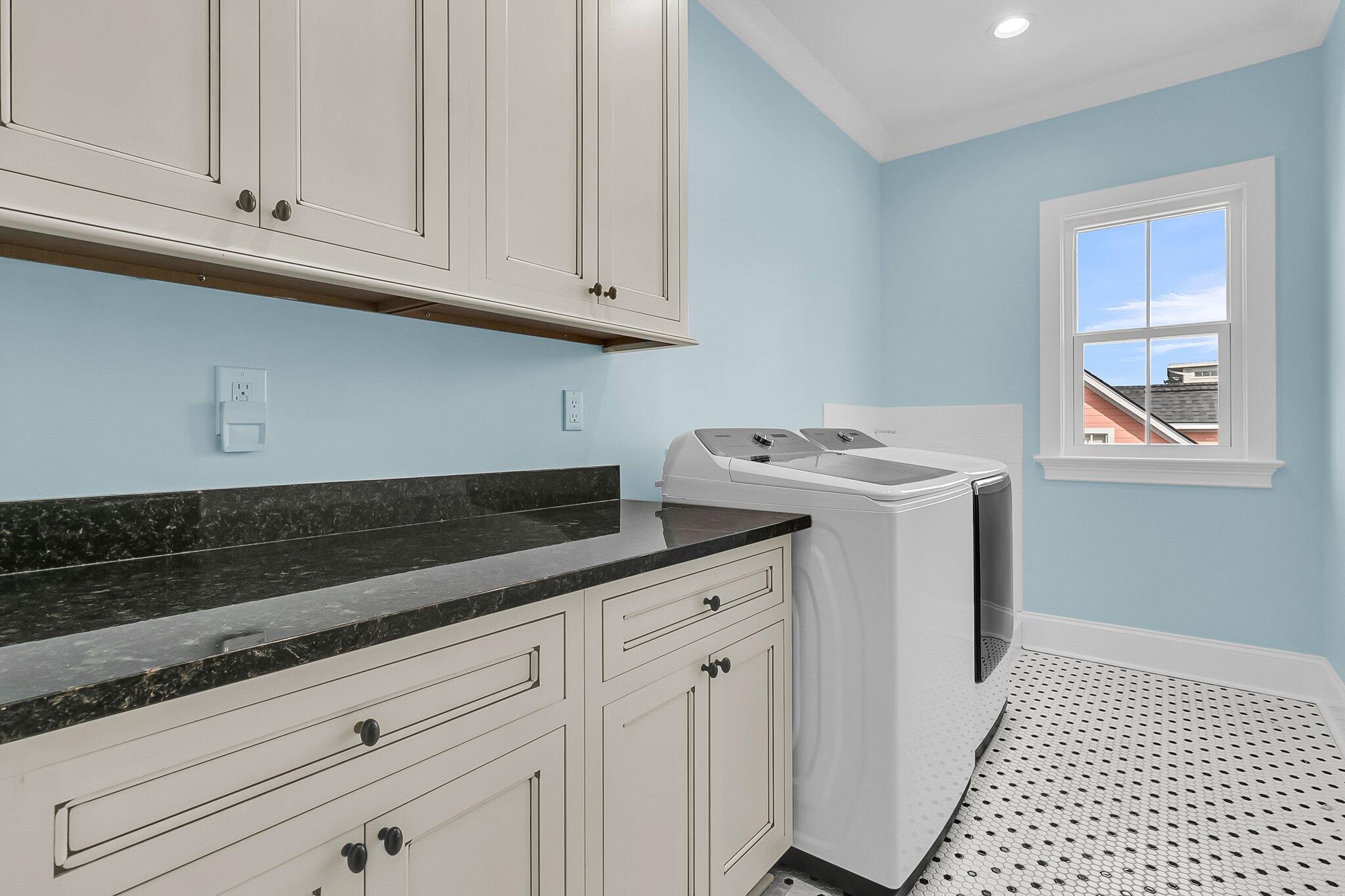 2777 Oak Manor Drive