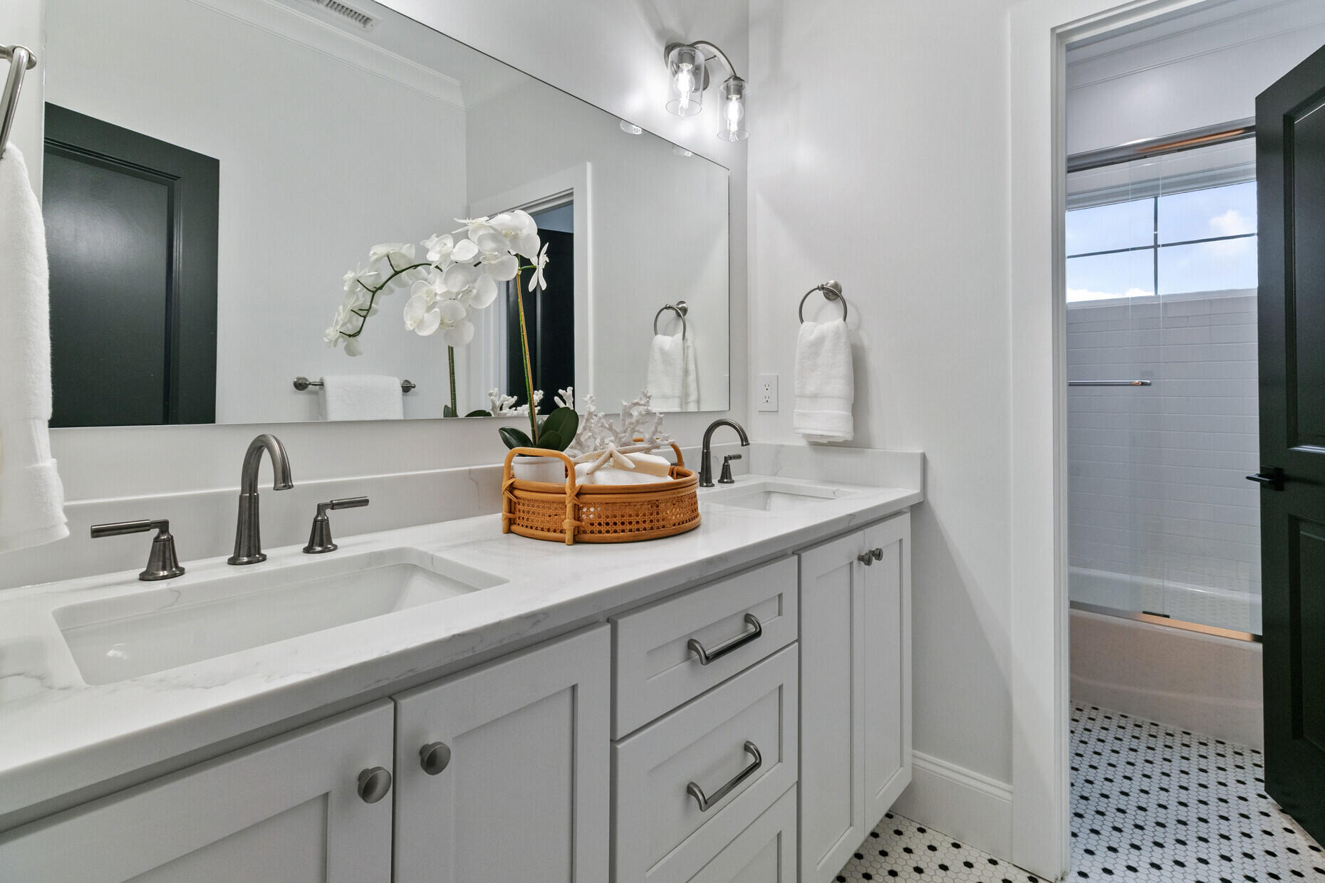 2777 Oak Manor Drive