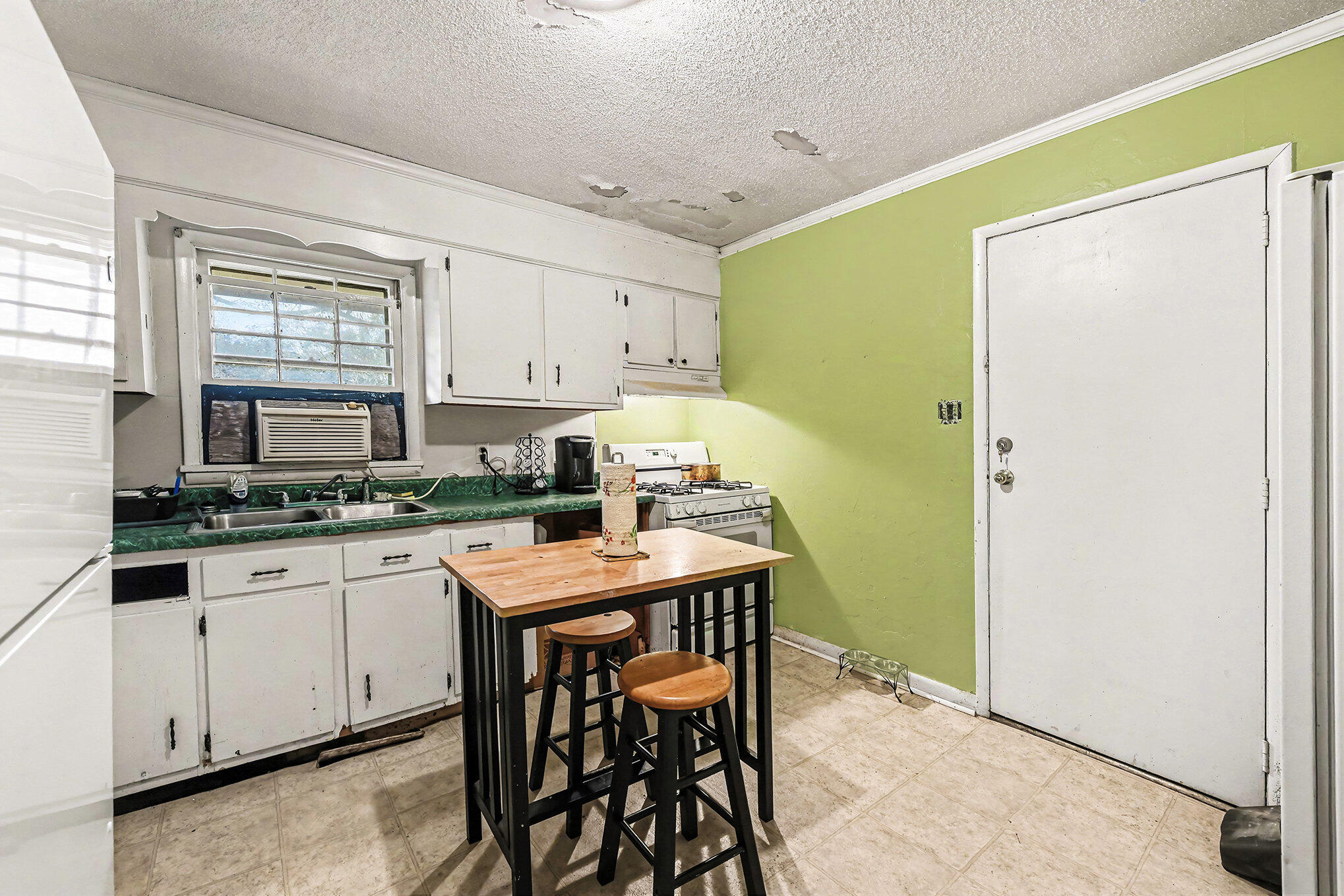 3358 Mountainbrook Avenue