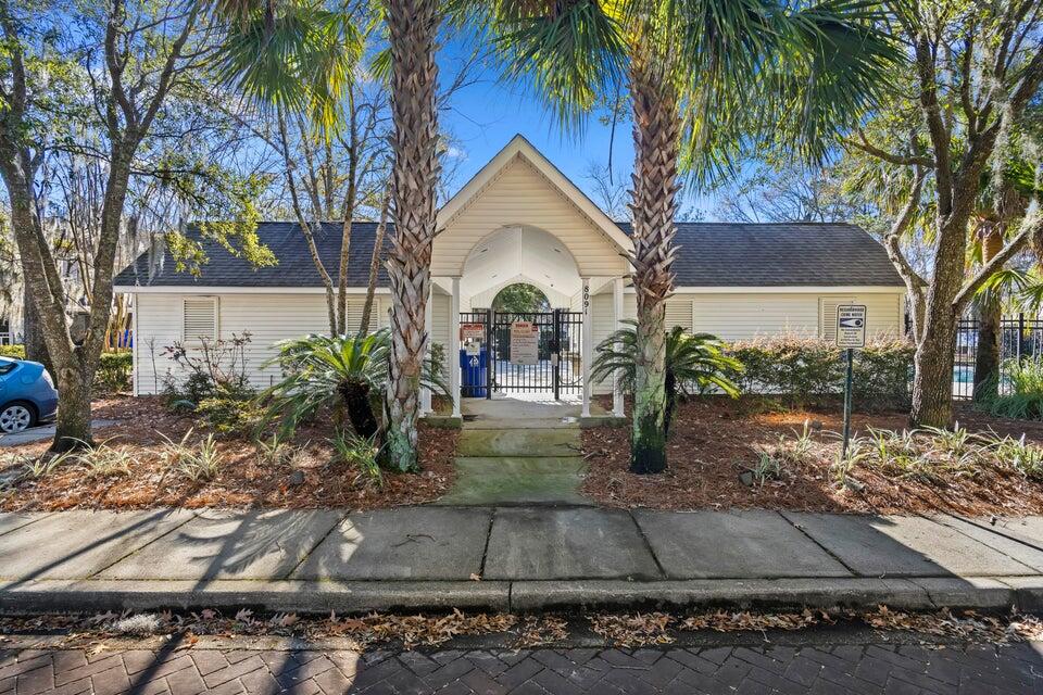 8038 Shadow Oak Drive