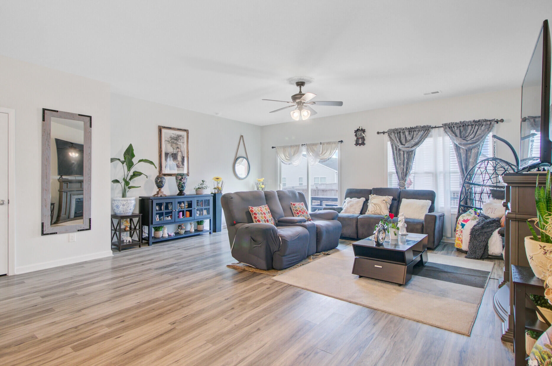 142 Clydesdale Circle