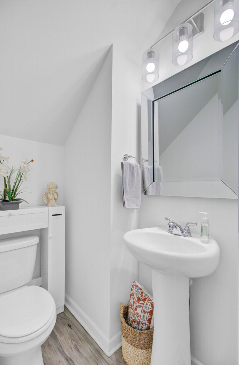 142 Clydesdale Circle