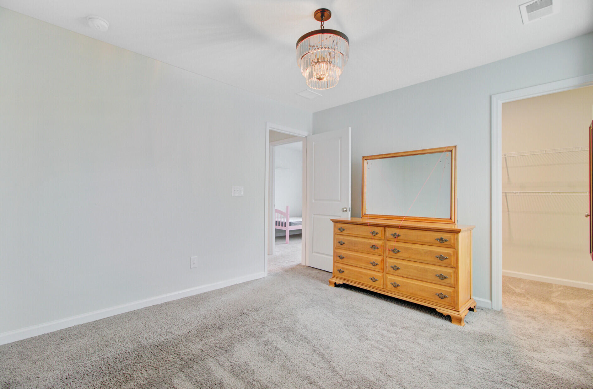 142 Clydesdale Circle