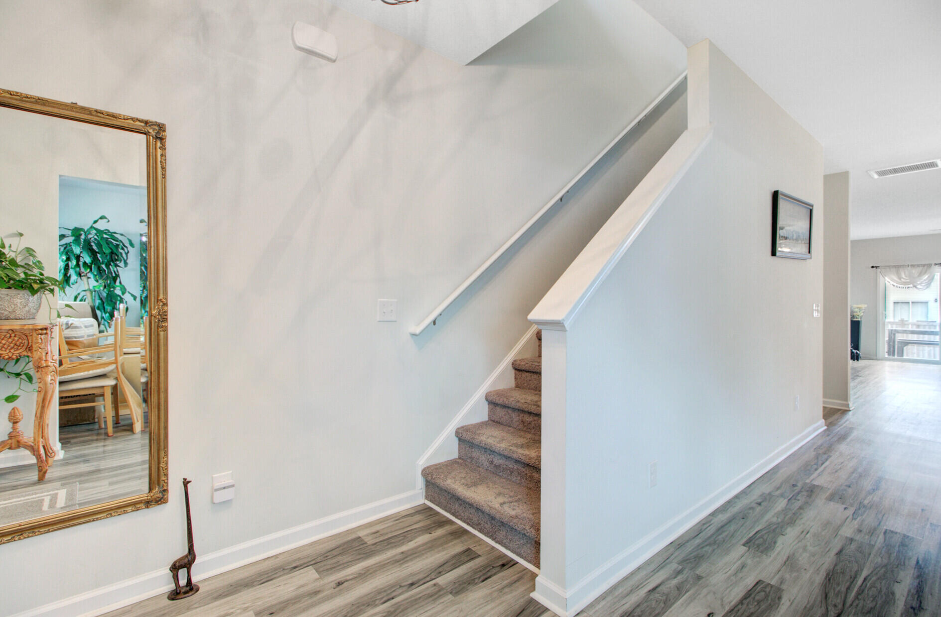 142 Clydesdale Circle