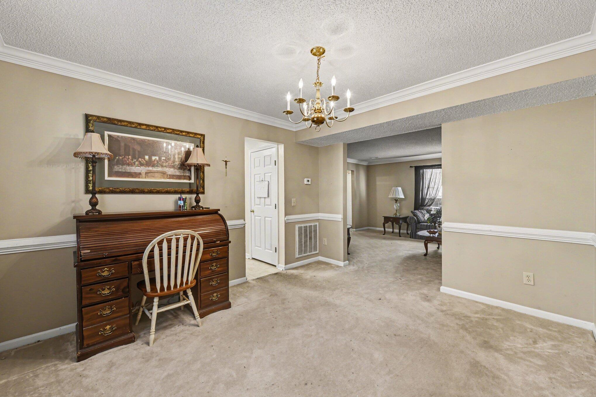 104 N Pembroke Drive