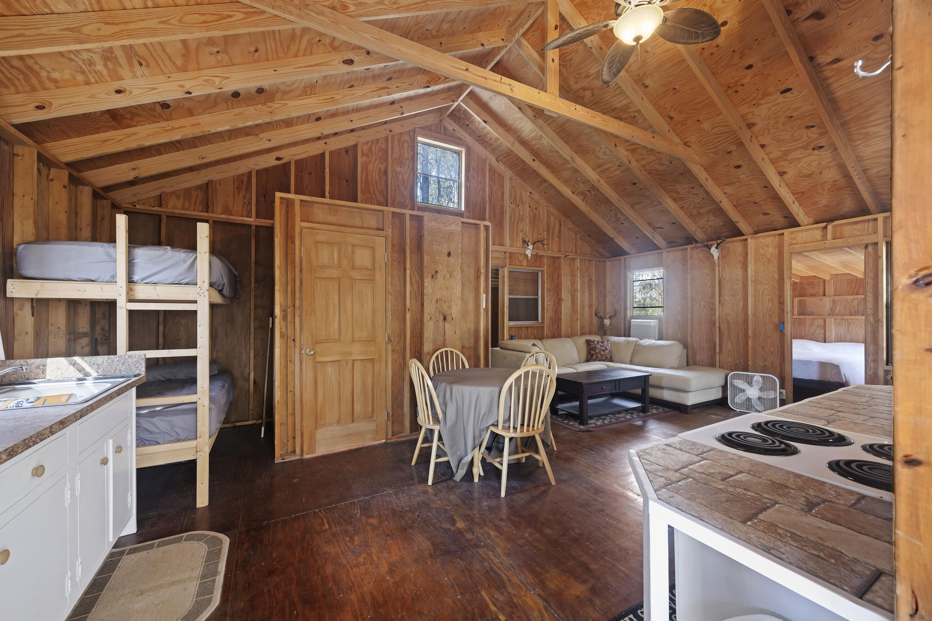 9168 Old Georgetown Road, McClellanville