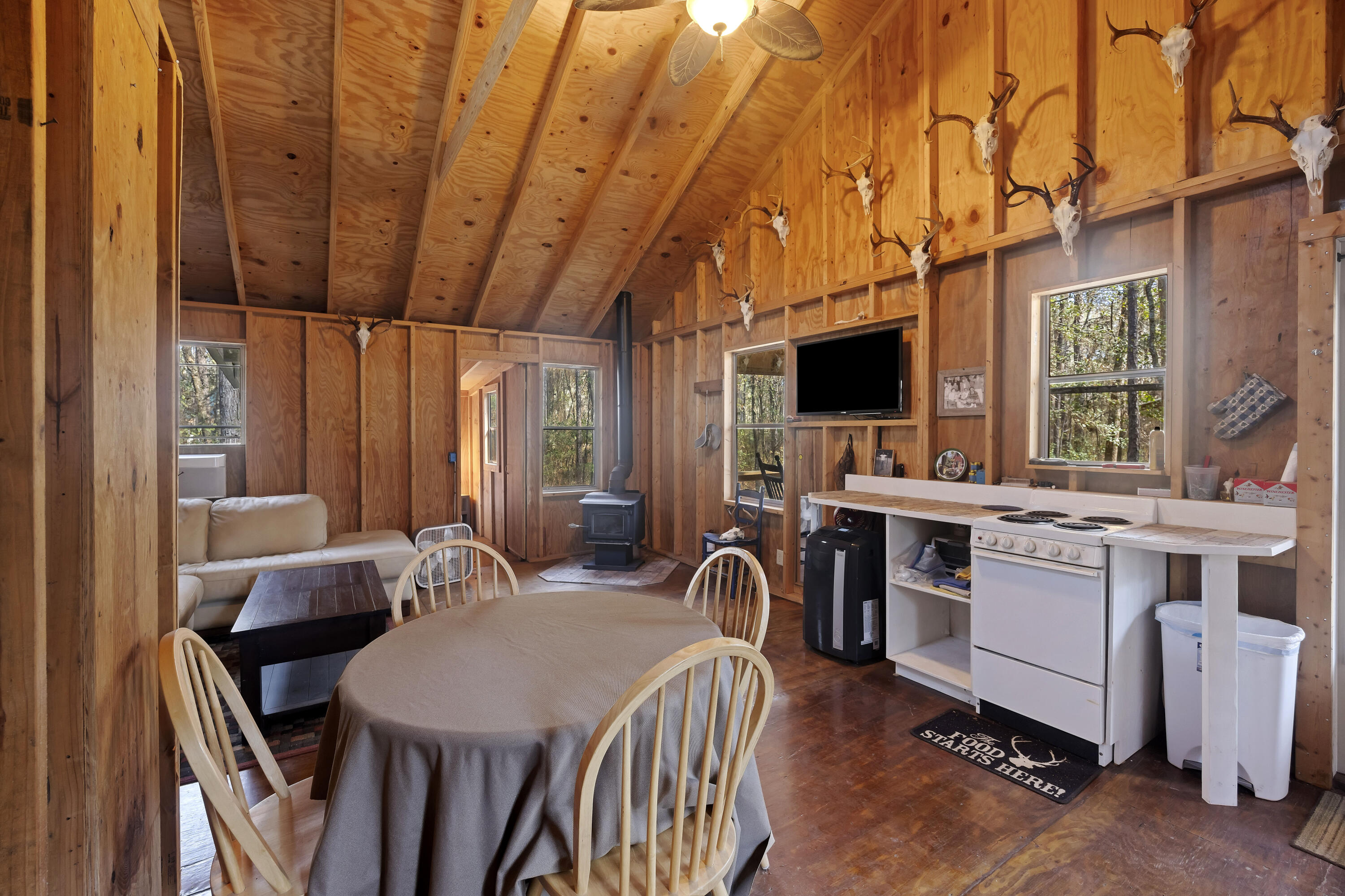 9168 Old Georgetown Road, McClellanville