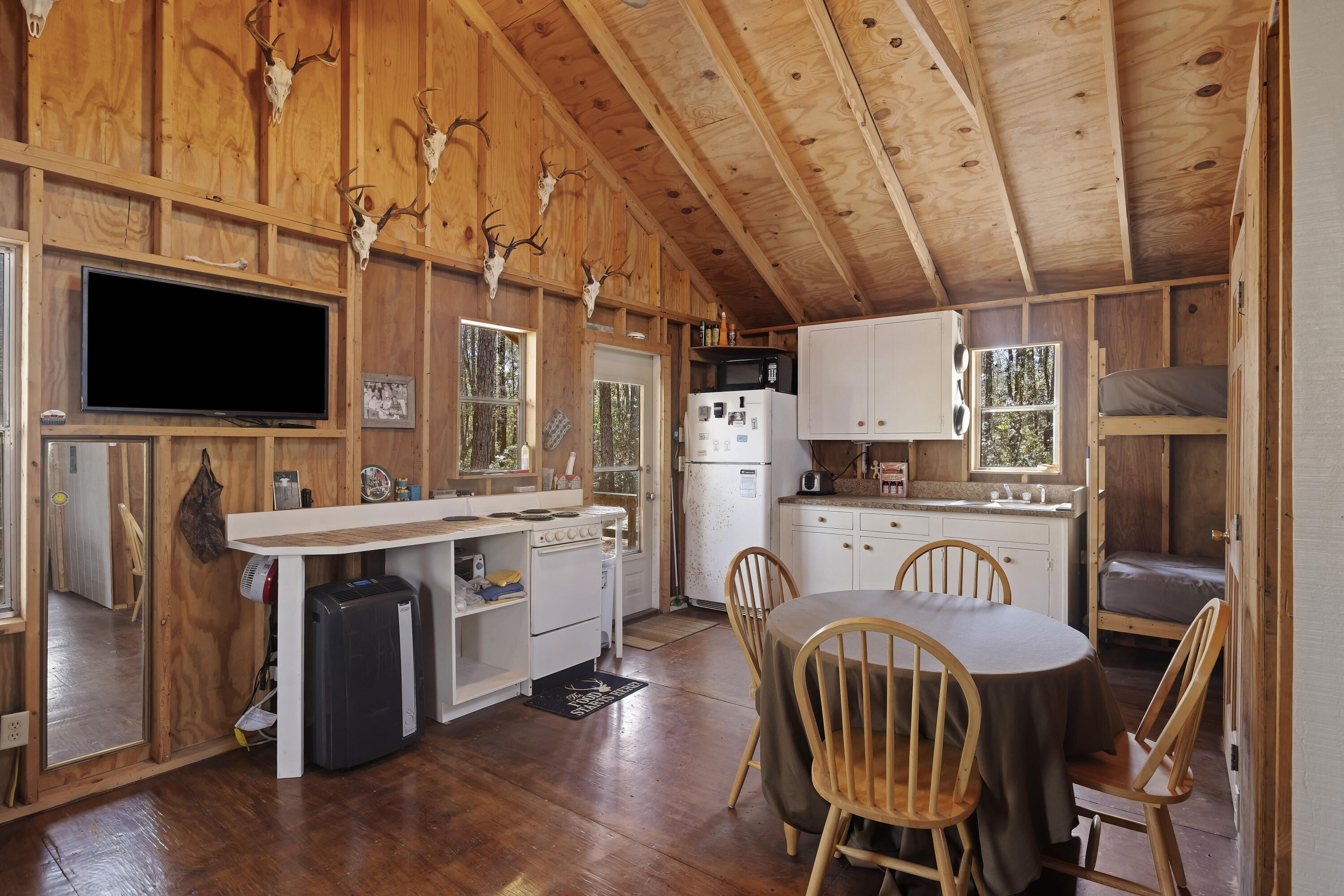 9168 Old Georgetown Road, McClellanville