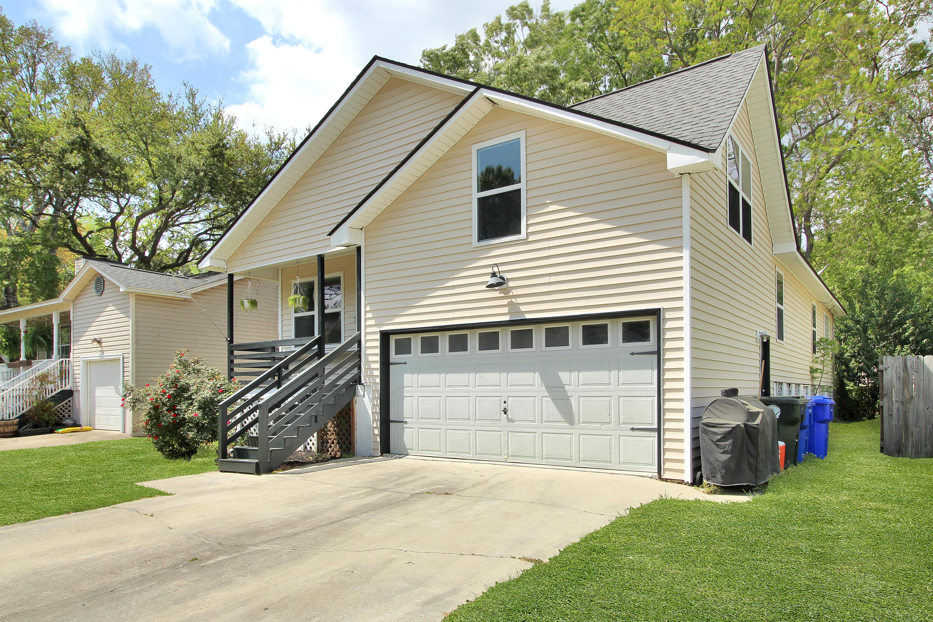 2104 Razorback Lane