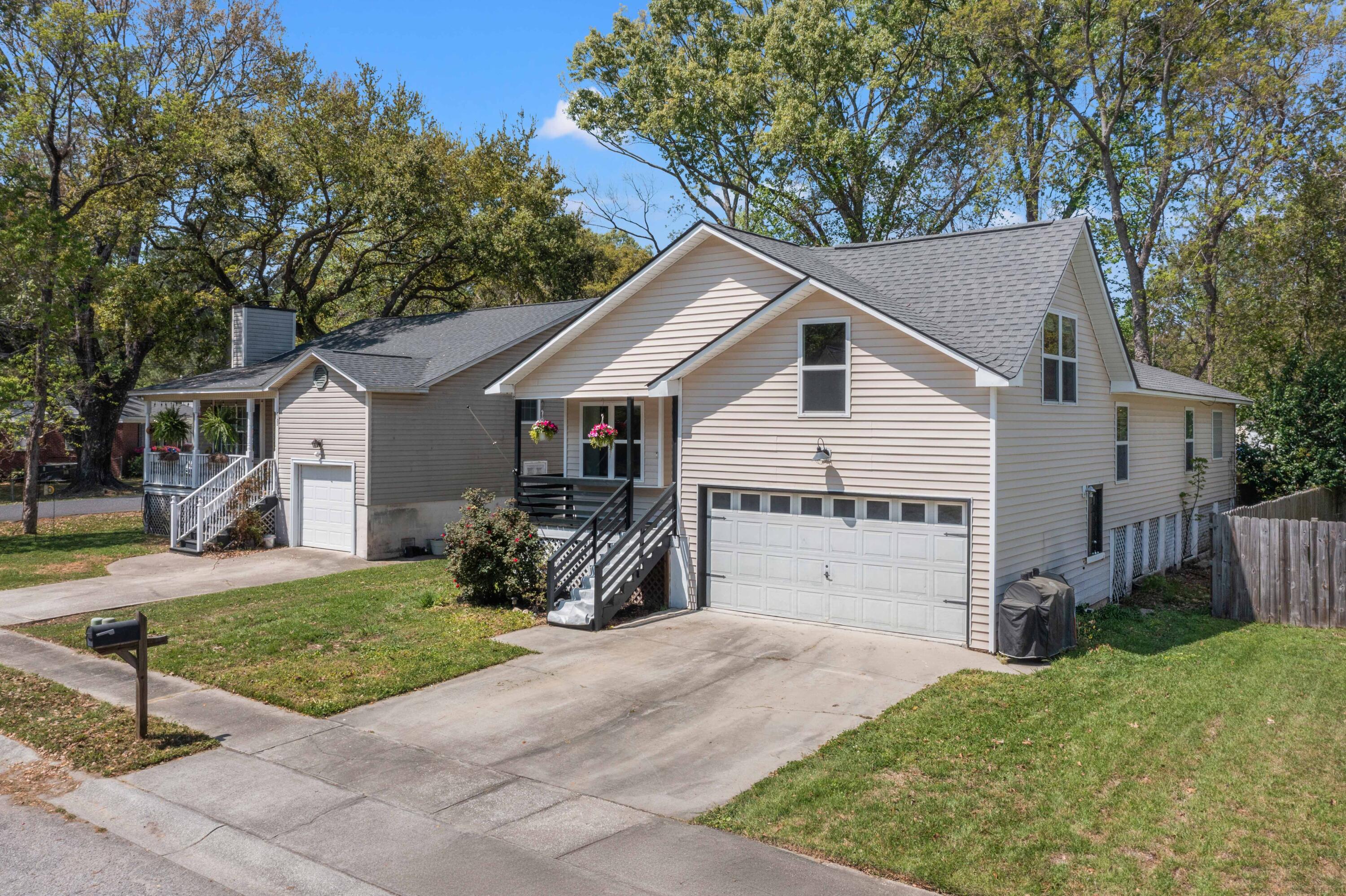 2104 Razorback Lane