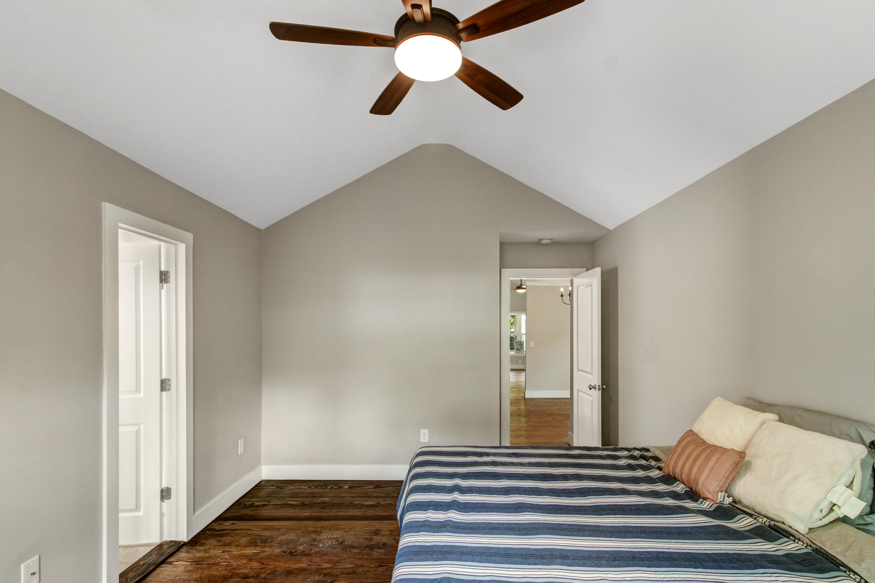 2104 Razorback Lane