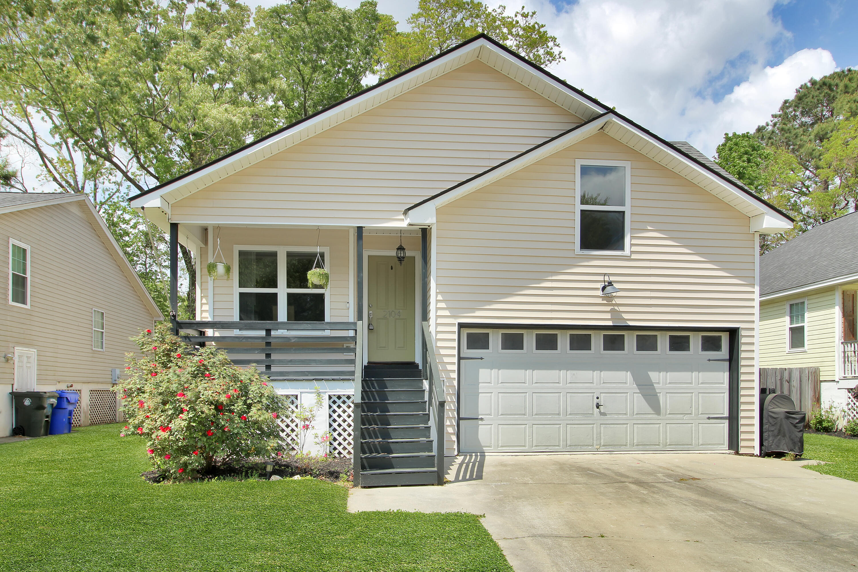 2104 Razorback Lane