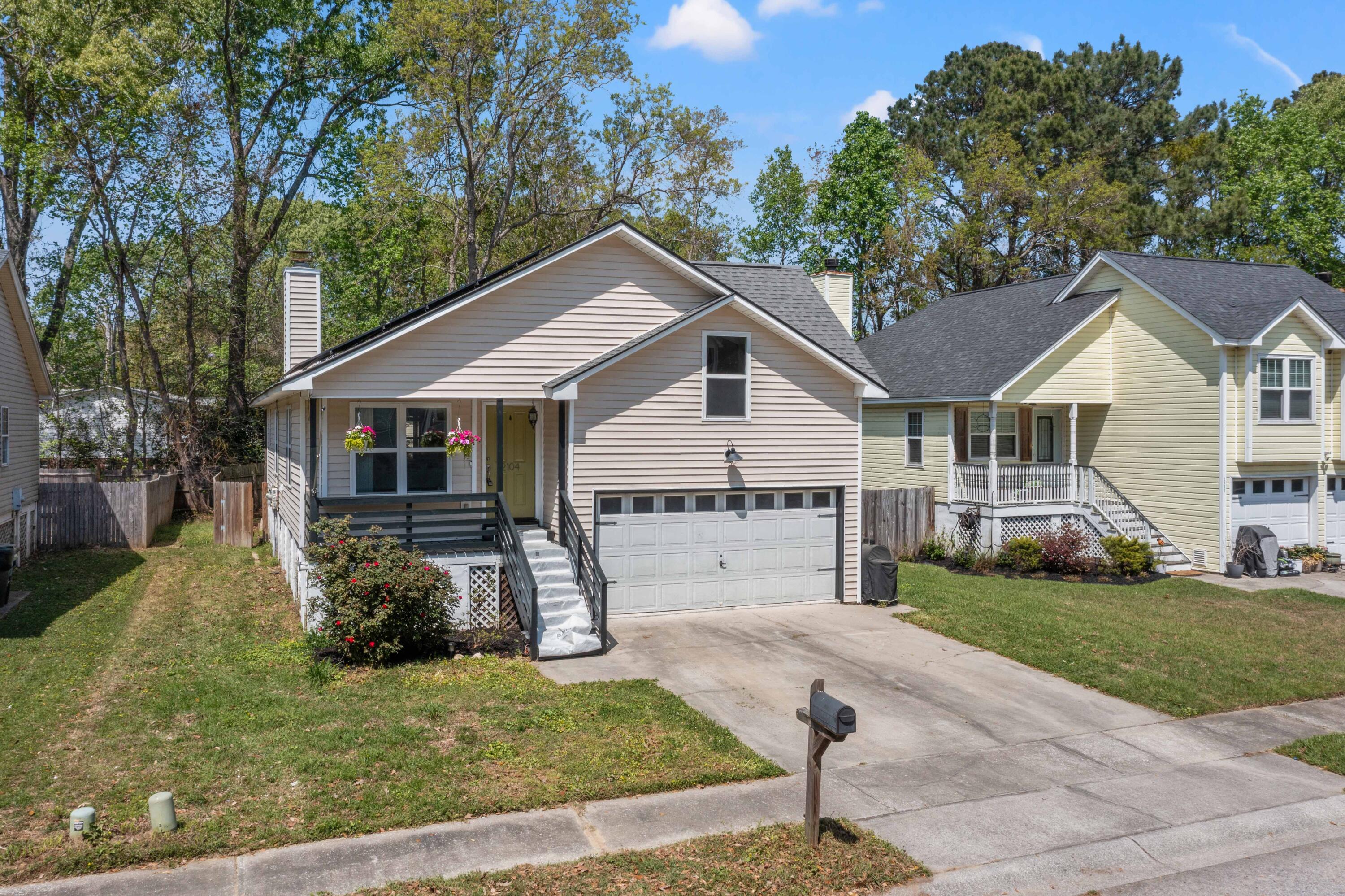 2104 Razorback Lane