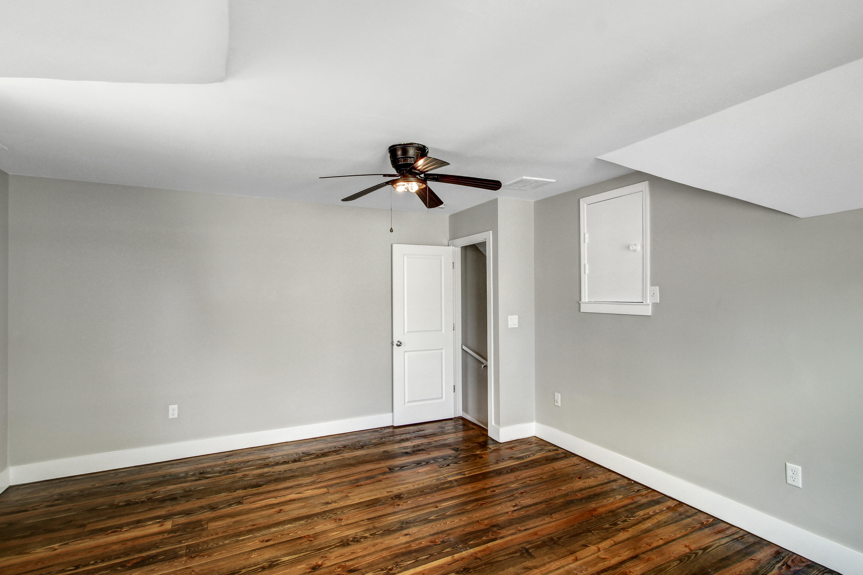 2104 Razorback Lane