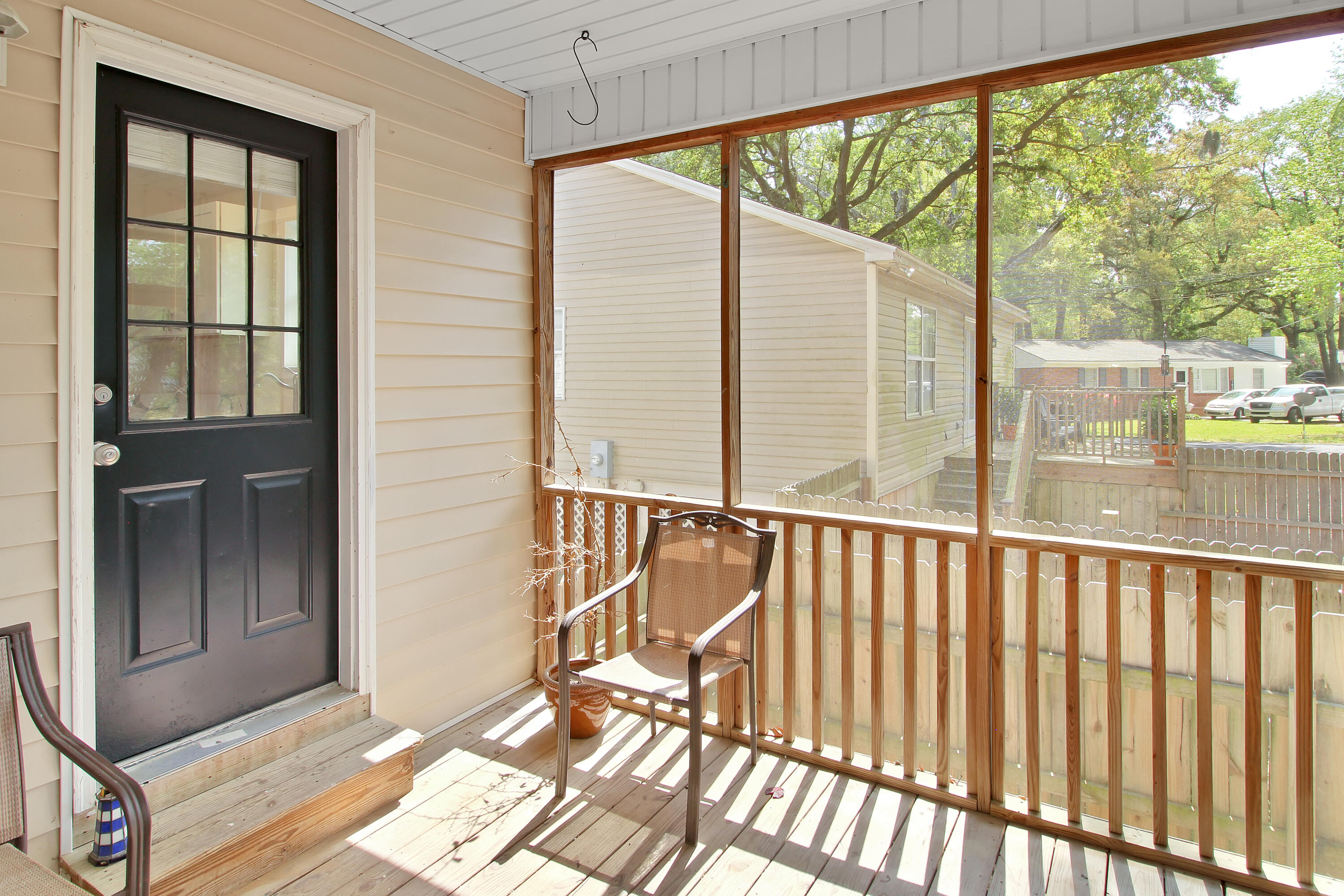 2104 Razorback Lane