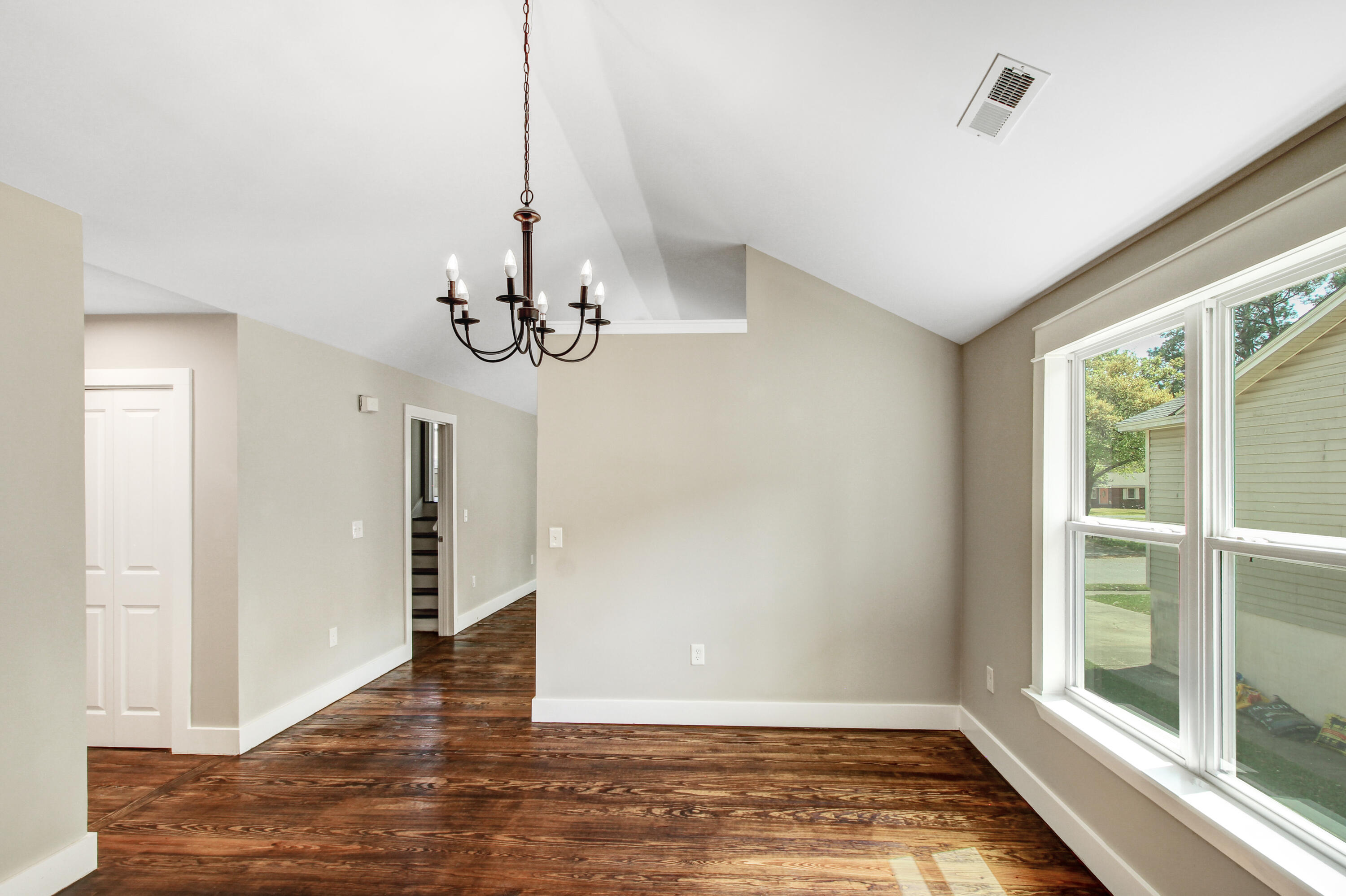 2104 Razorback Lane