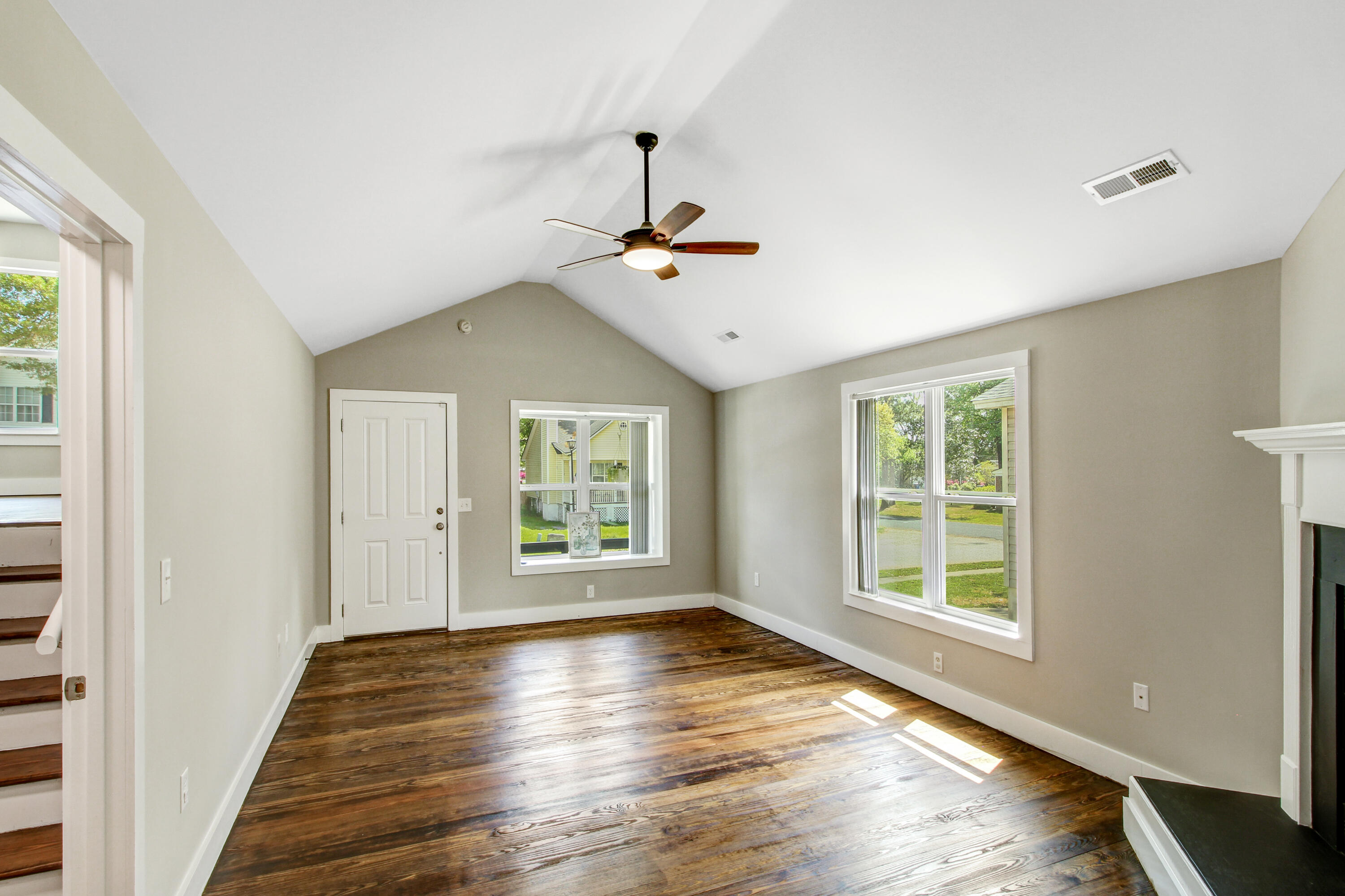 2104 Razorback Lane