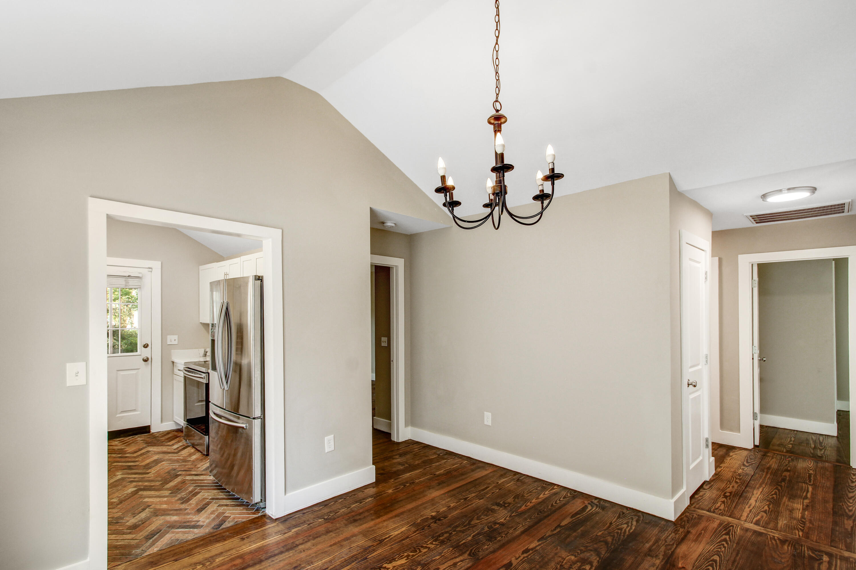 2104 Razorback Lane