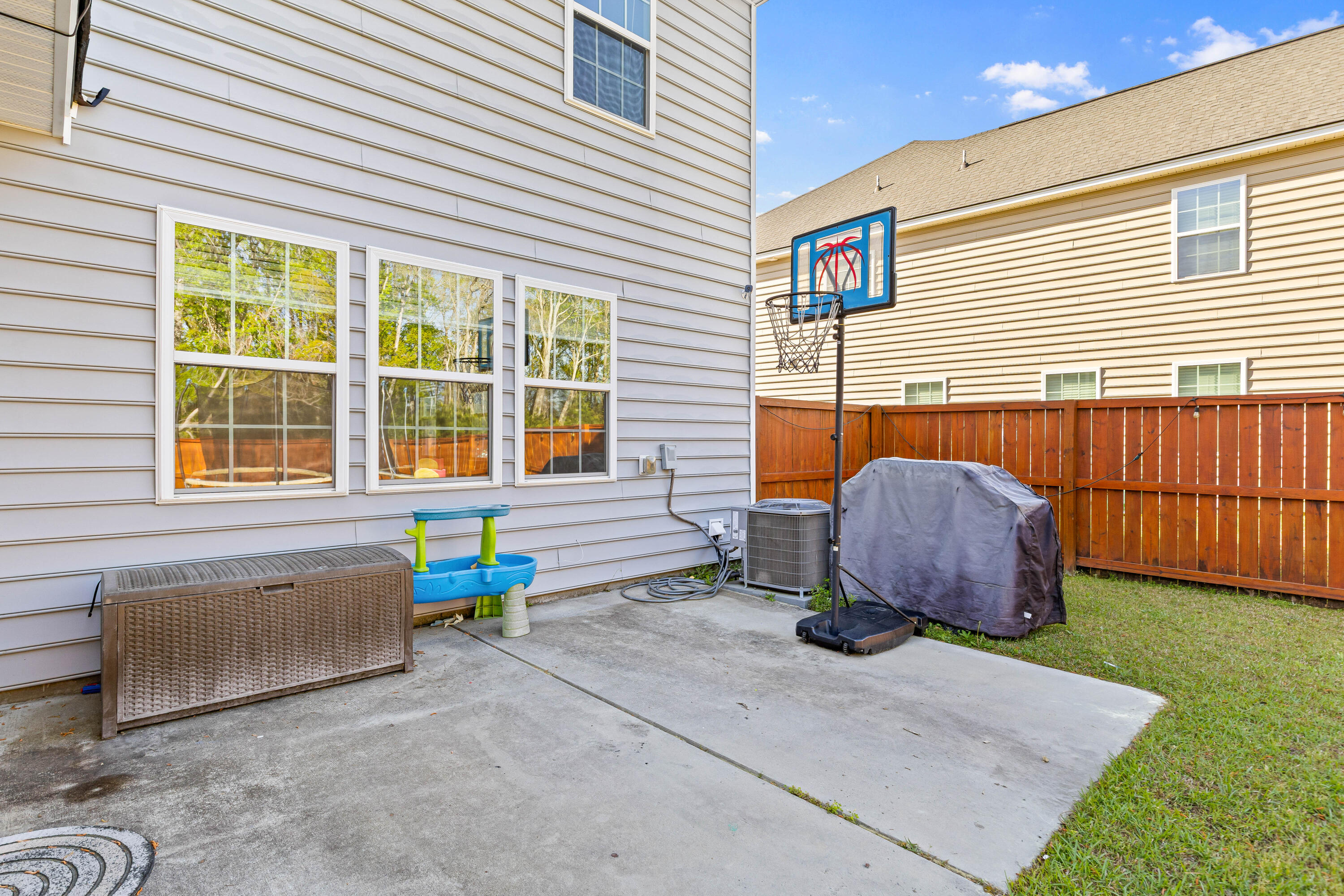 511 Singing Bush Avenue