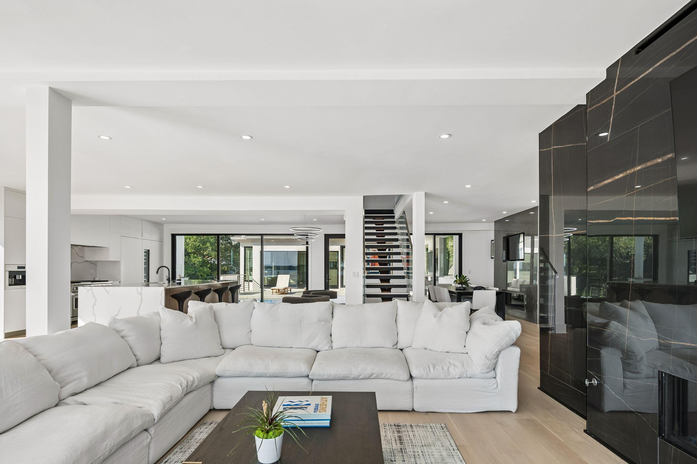 100 Murray Boulevard