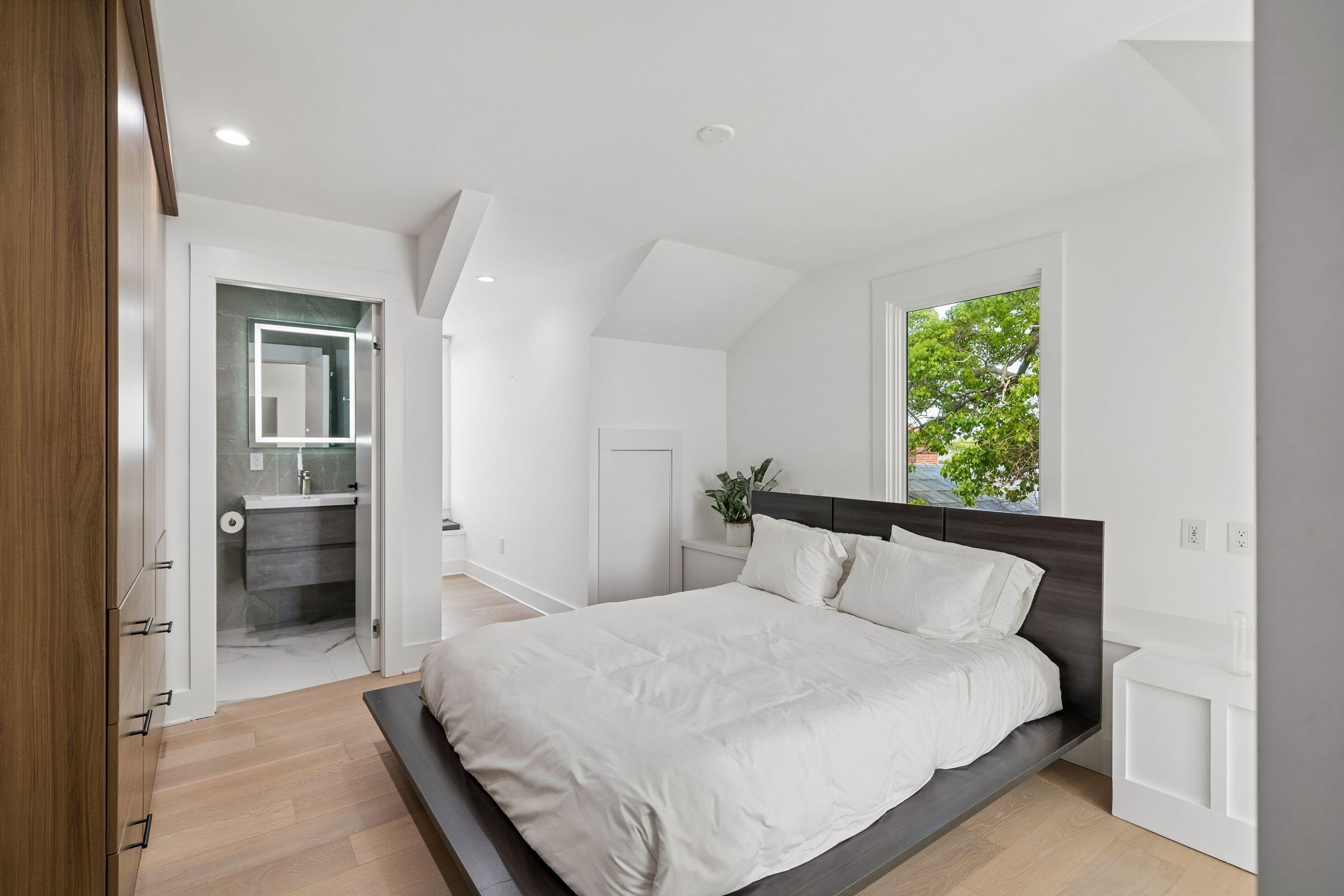 100 Murray Boulevard