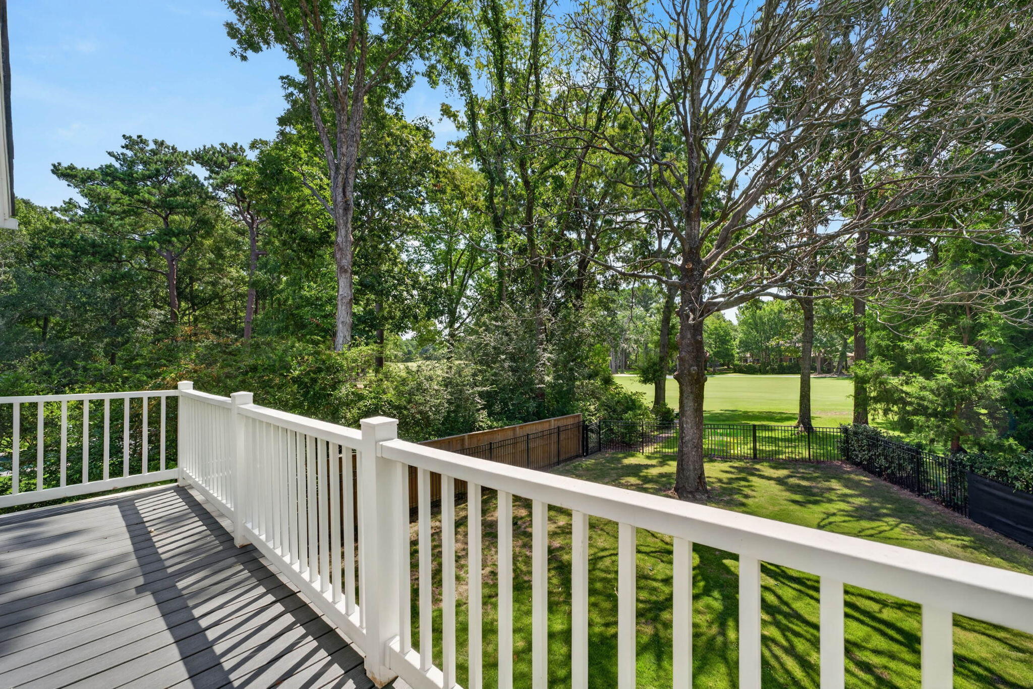 1055 Royalist Road