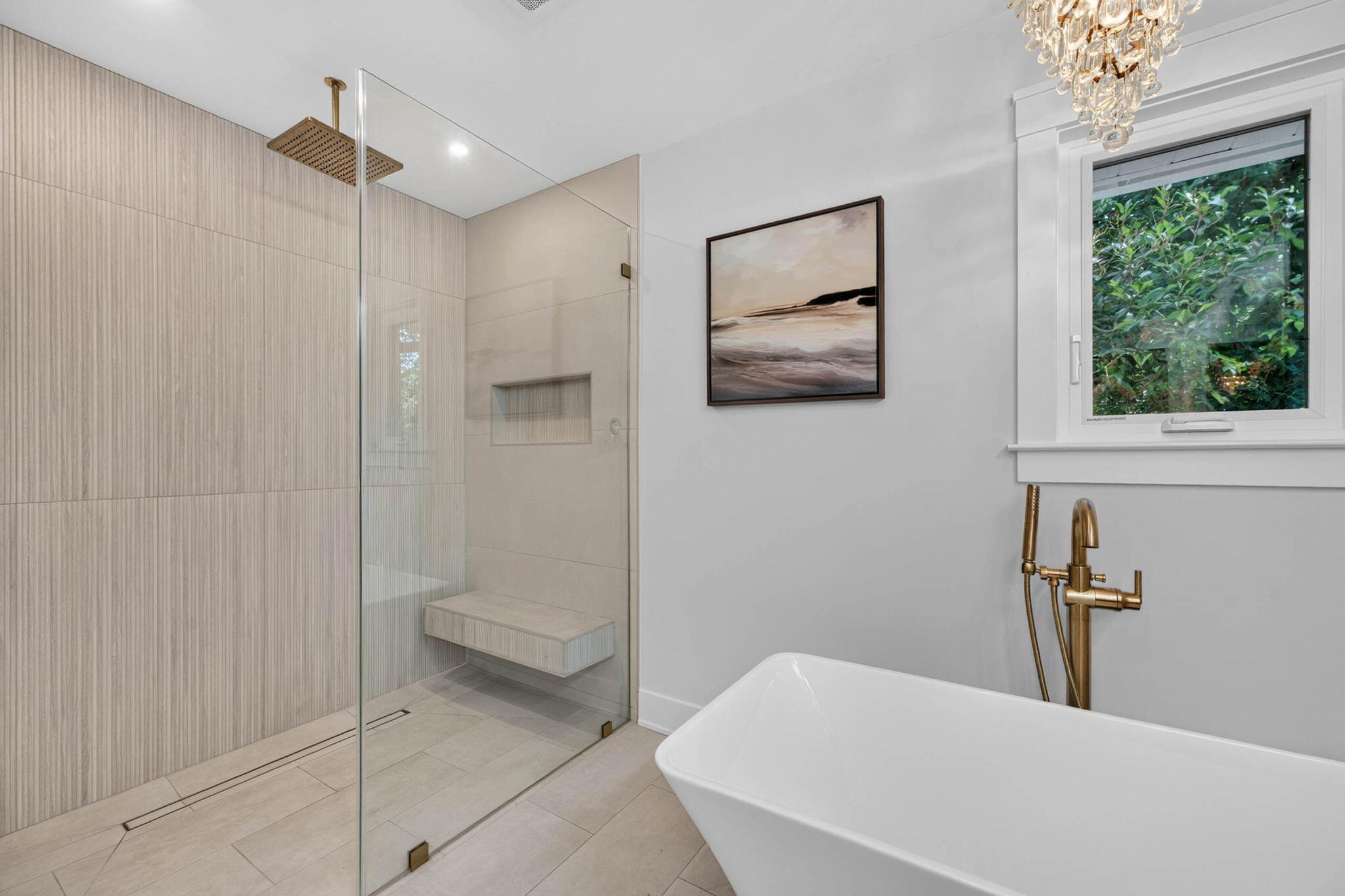 1055 Royalist Road