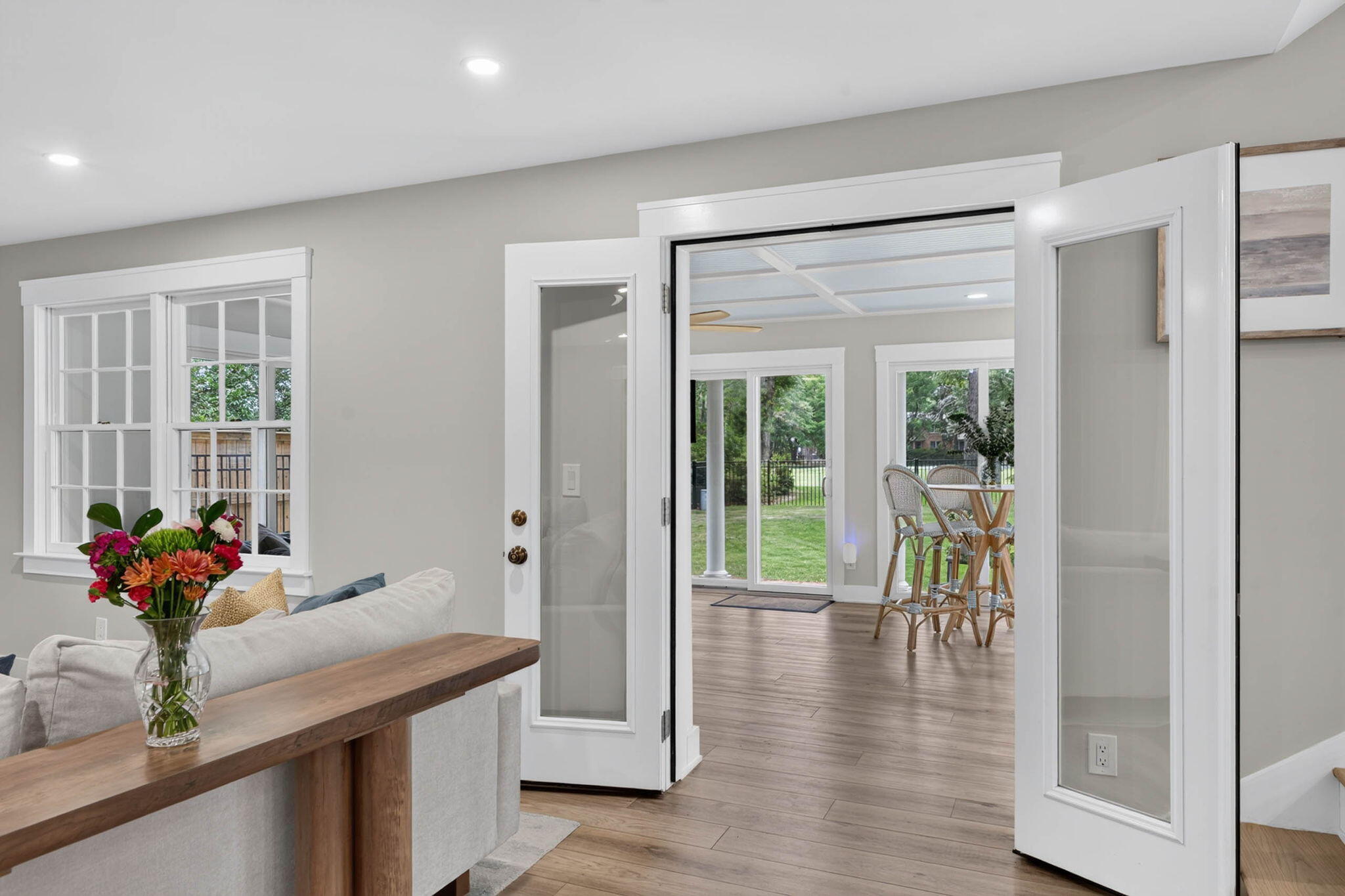 1055 Royalist Road