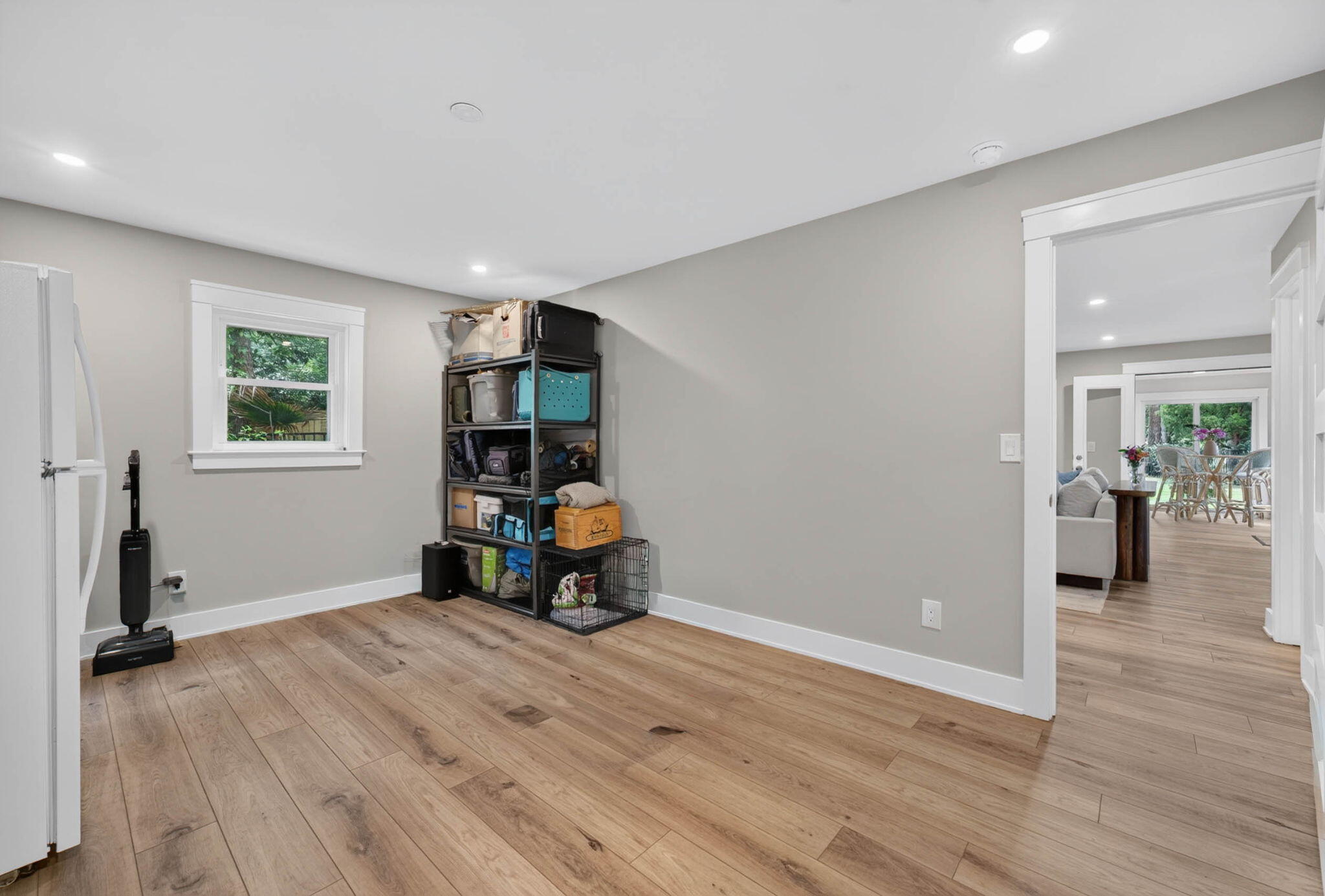 1055 Royalist Road