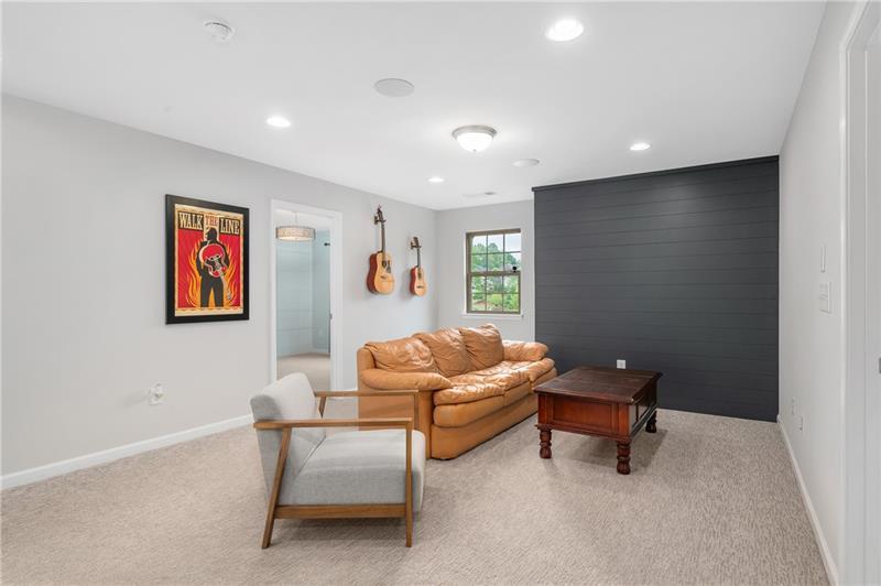 800 Ivy Crest Lane