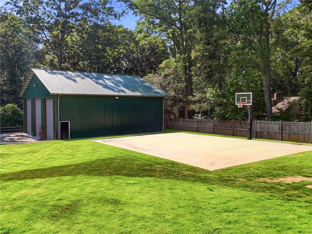 1860 W Elmwood Drive