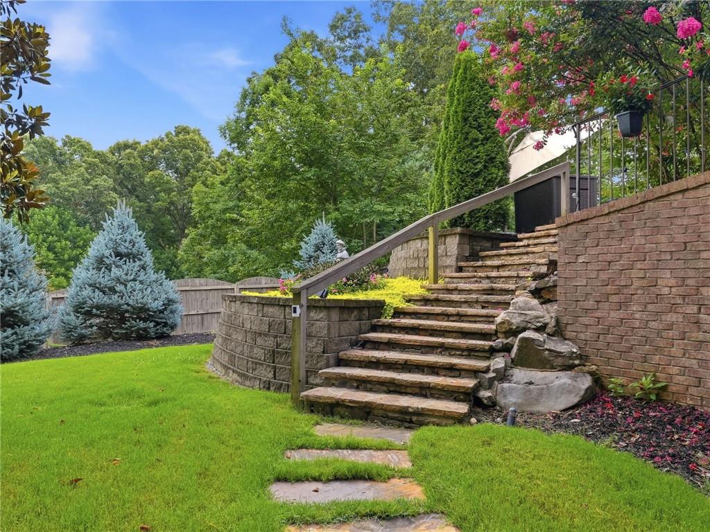 501 Gold Shore Lane