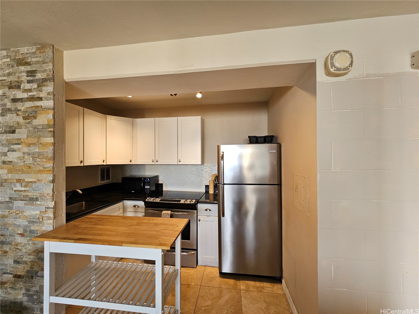 1415 Victoria Street Unit: 903