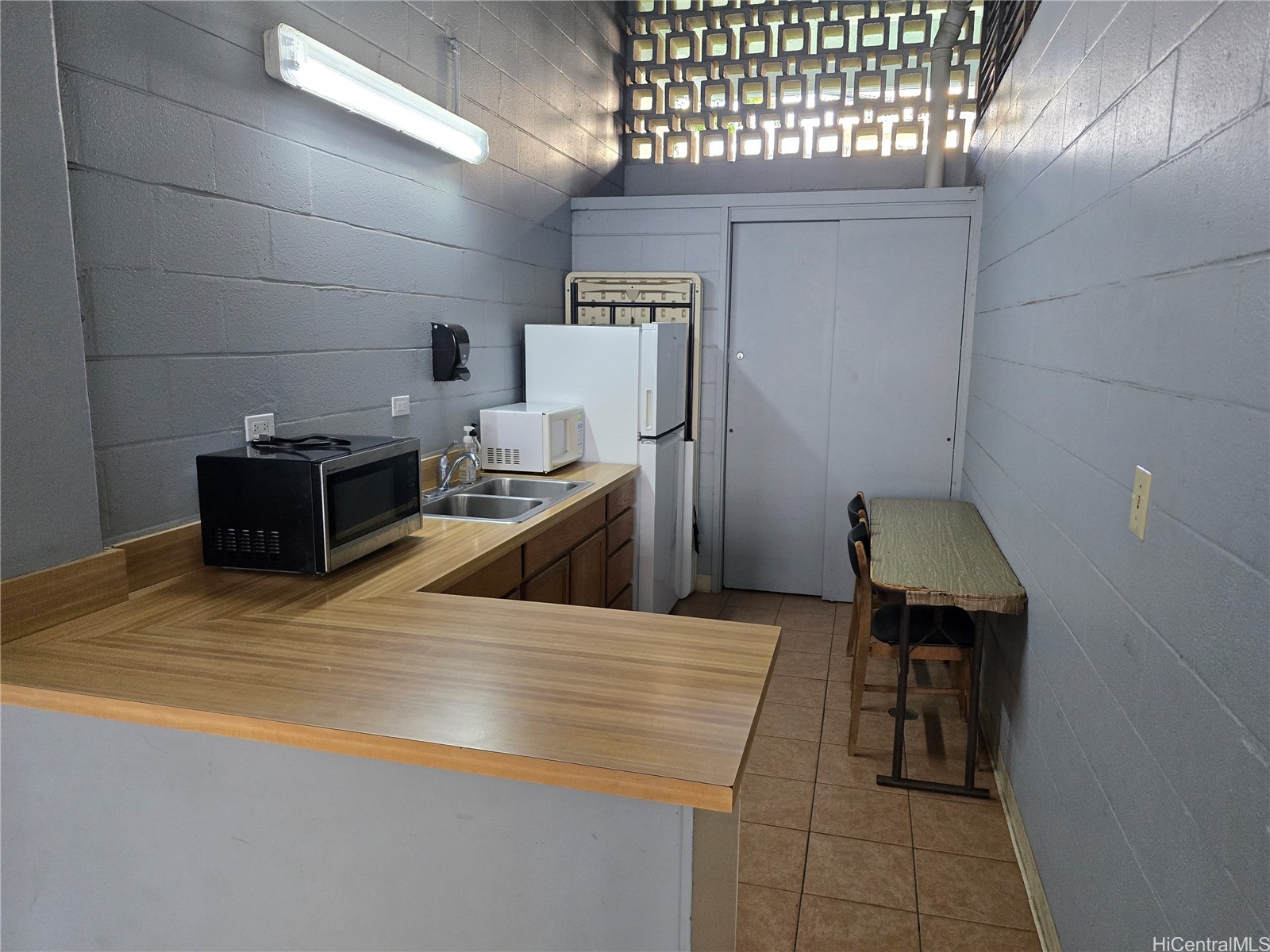 1621 Dole Street 504