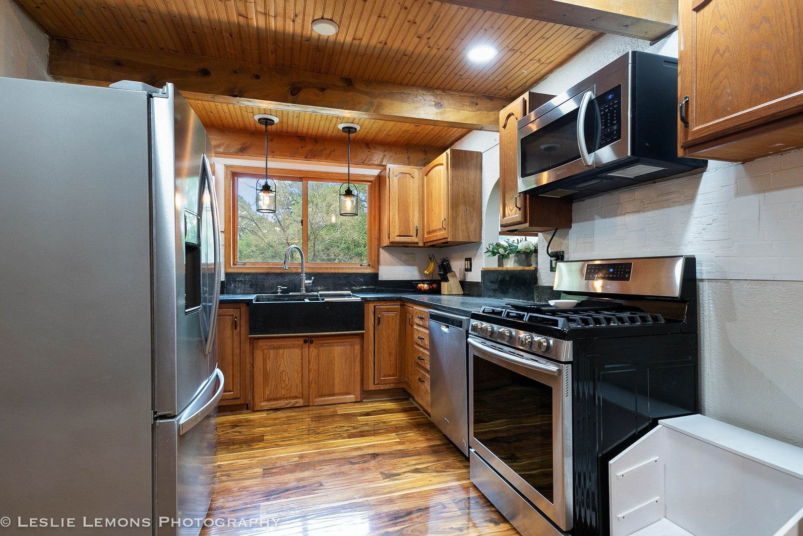 10211 5th Ave Cut Off Avenue