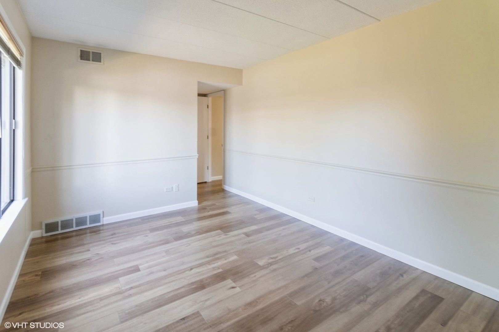 527 Cumnor Road Unit: 105