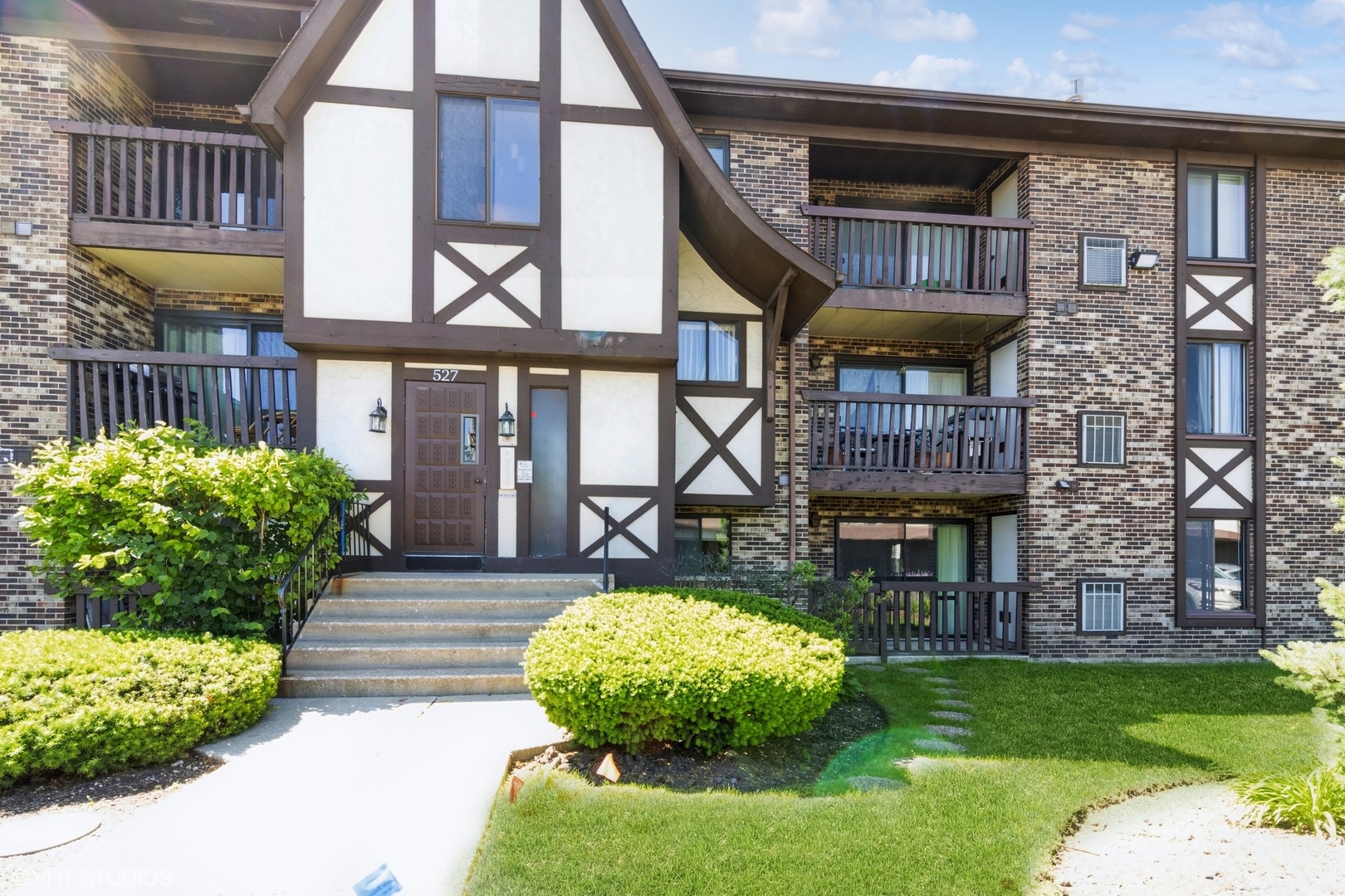 527 Cumnor Road Unit: 105