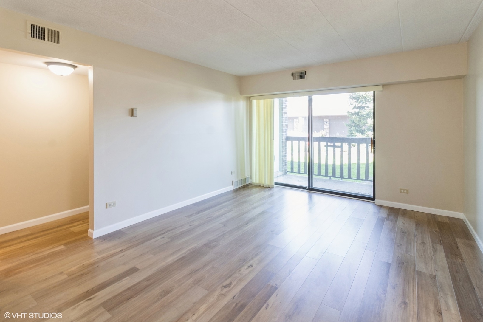 527 Cumnor Road Unit: 105