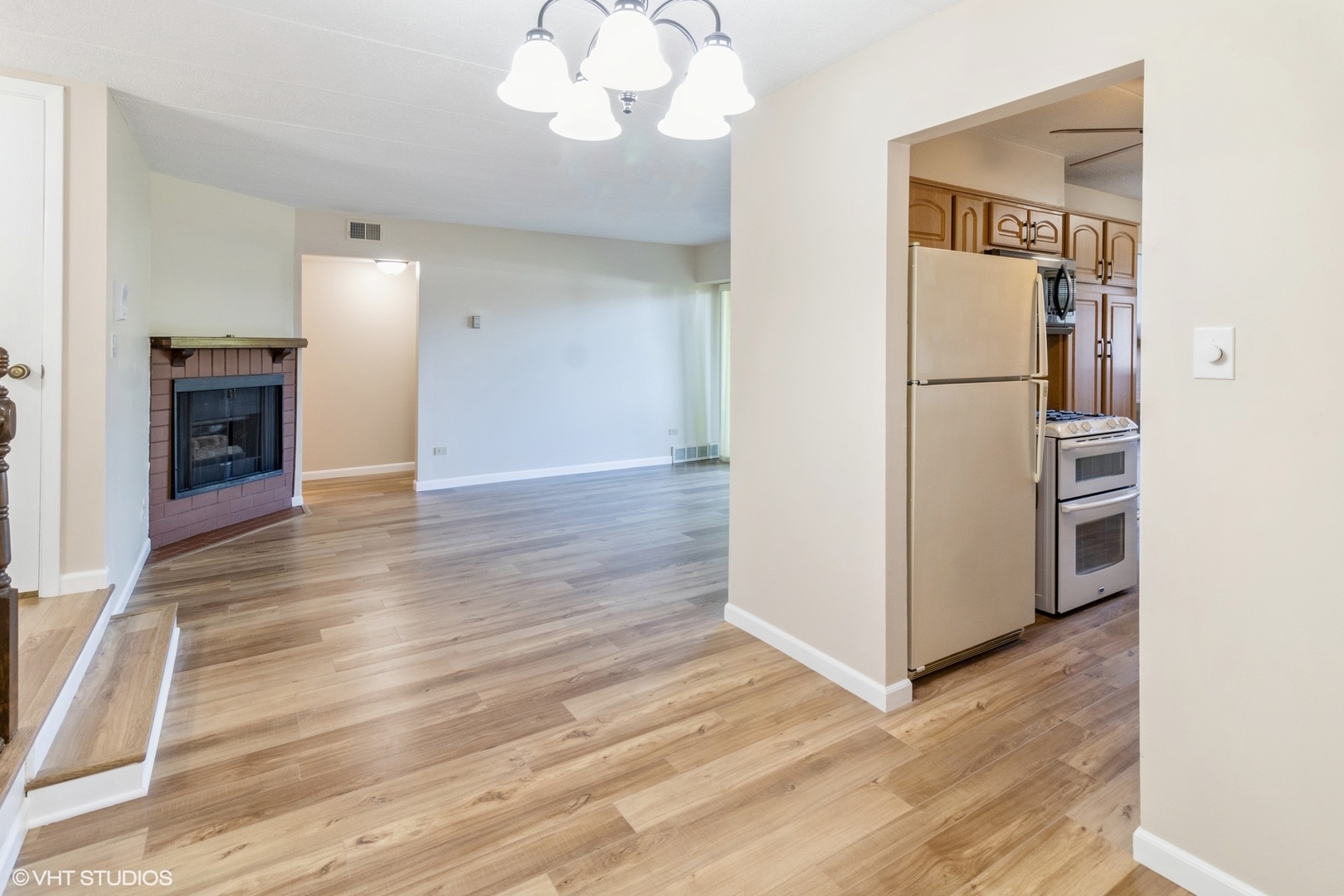 527 Cumnor Road Unit: 105