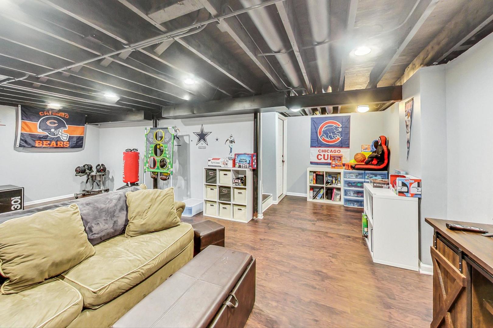 5829 Dearborn Parkway