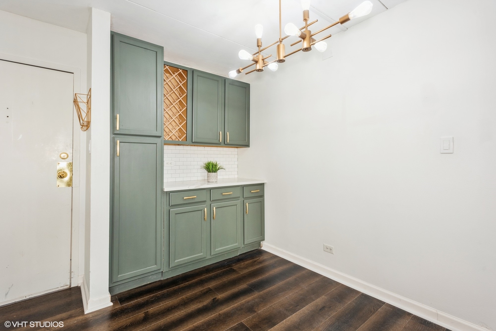 2015 S Finley Road Unit: 403