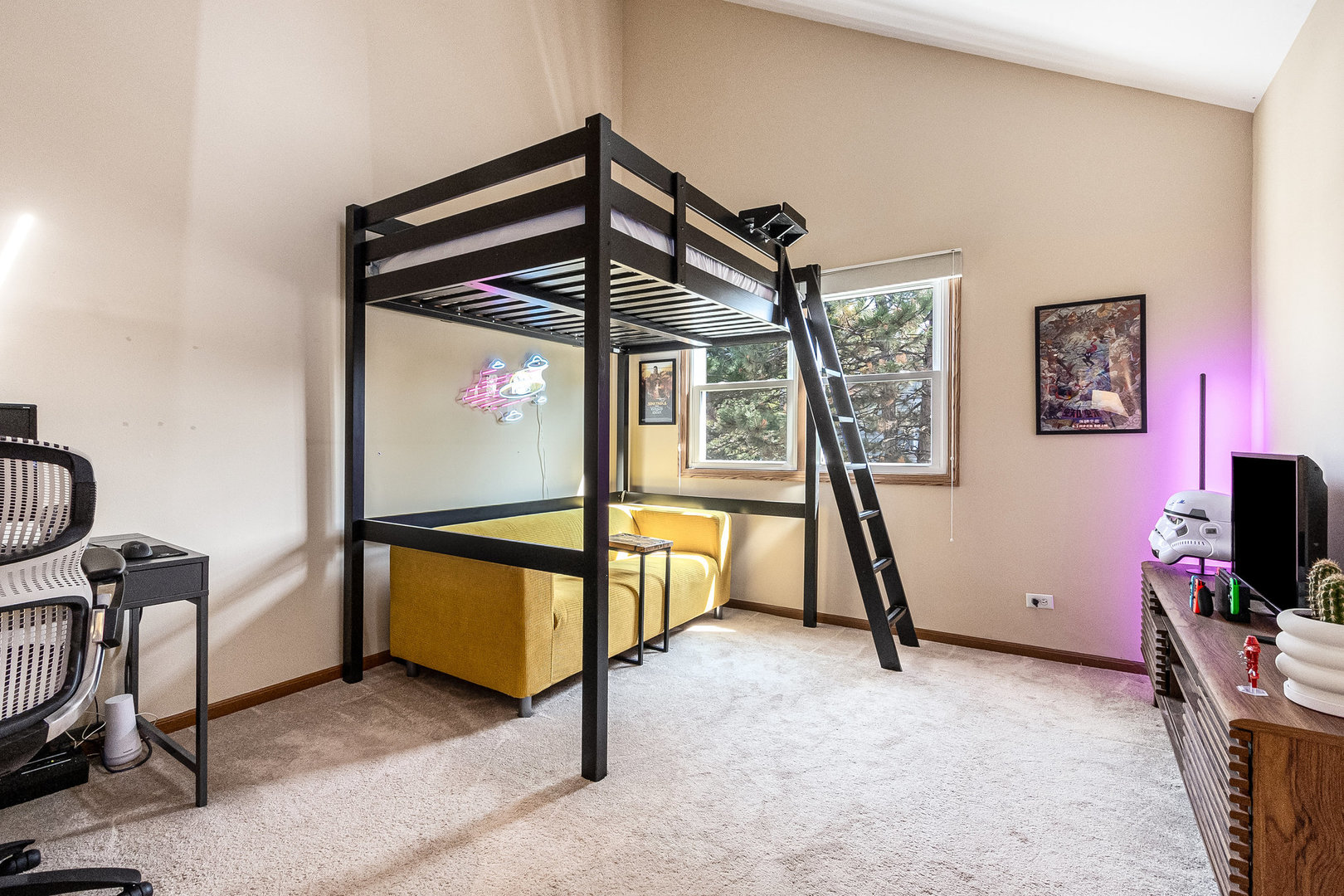 1512 Barrymore Drive Unit: 1512