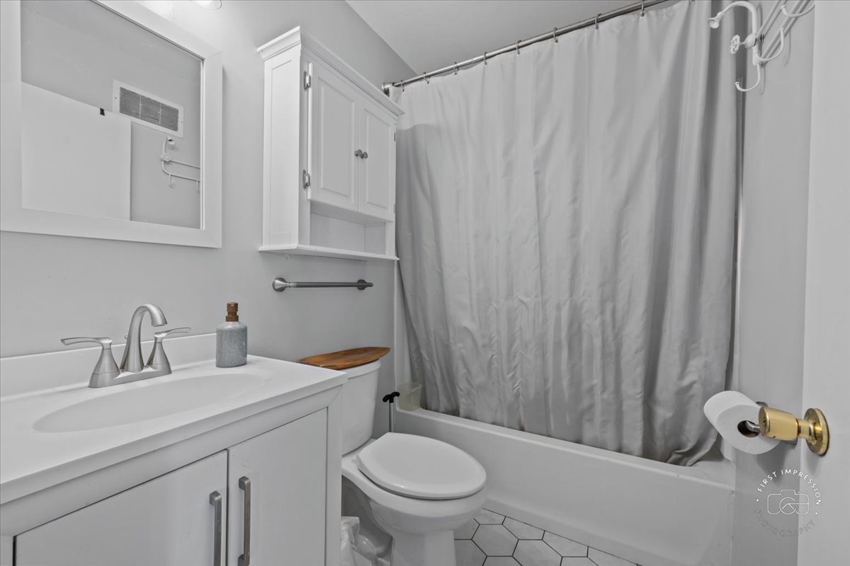 2815 Campton Hills Road