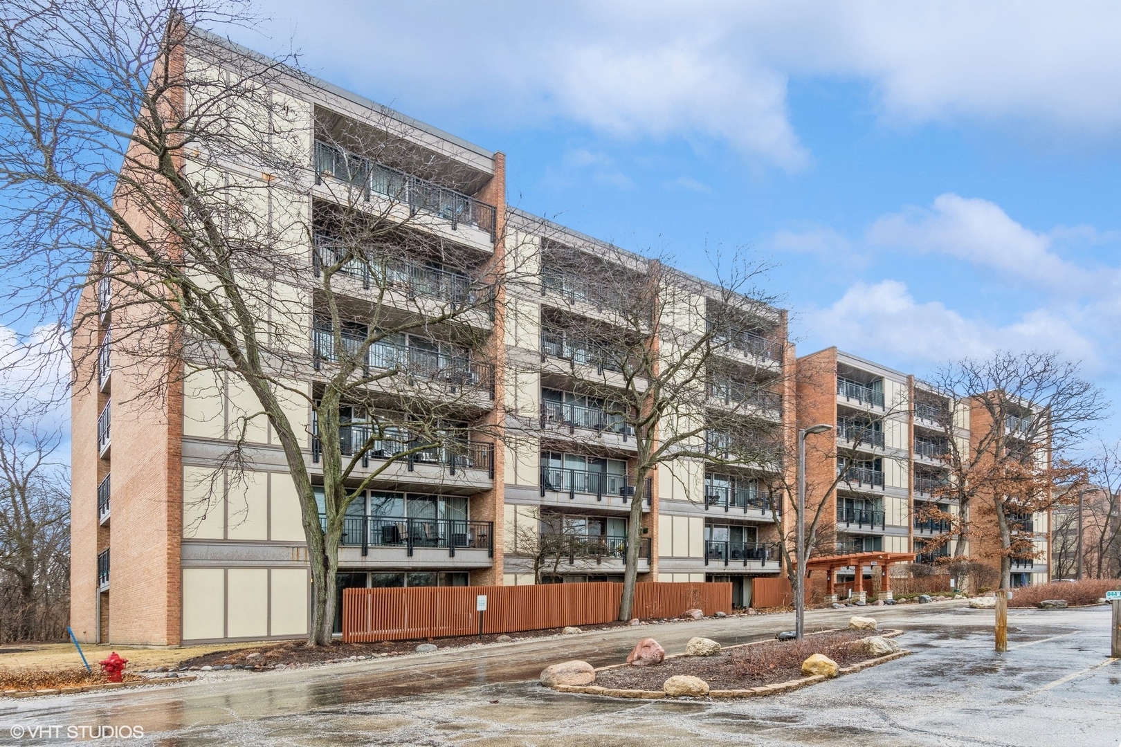 5950 OAKWOOD Drive Unit: 1L