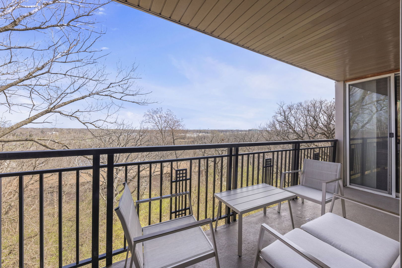 5900 Oakwood Drive Unit: 5F