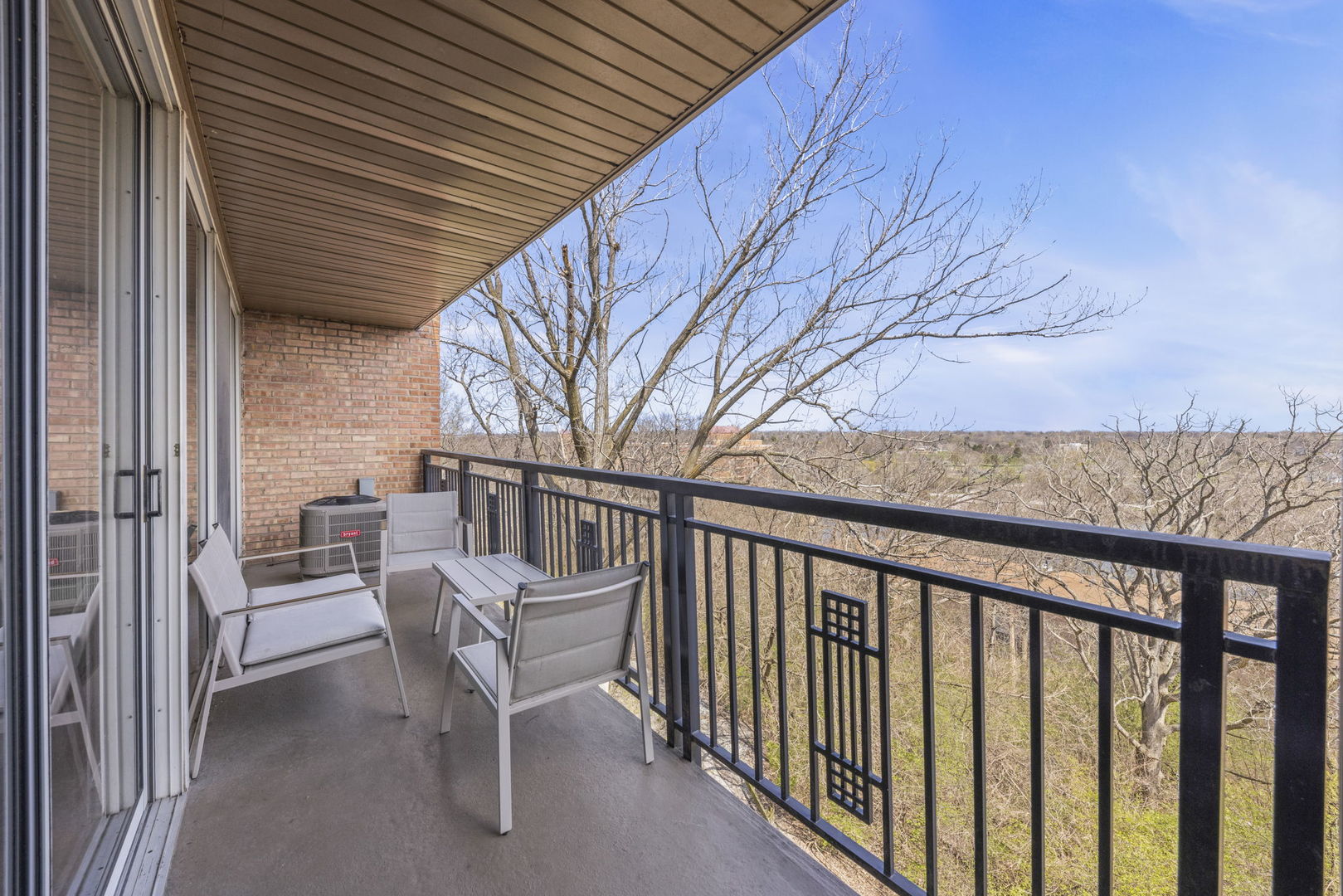 5900 Oakwood Drive Unit: 5F