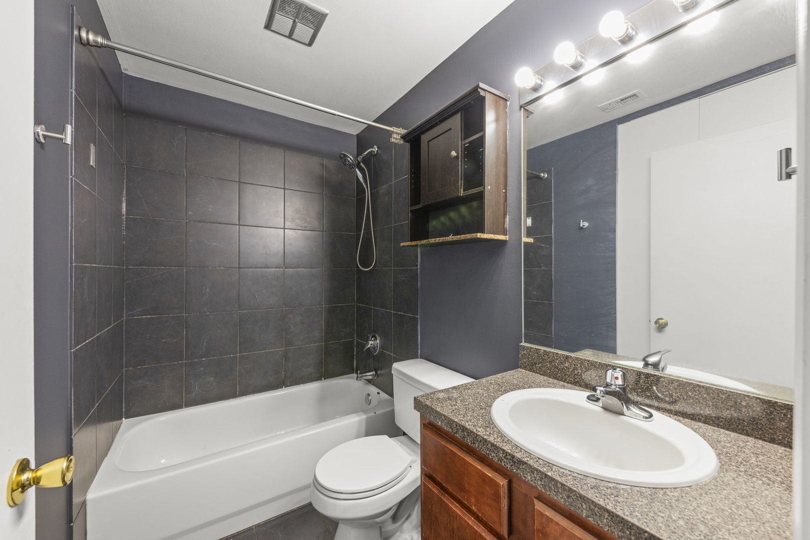 5900 Oakwood Drive Unit: 5F