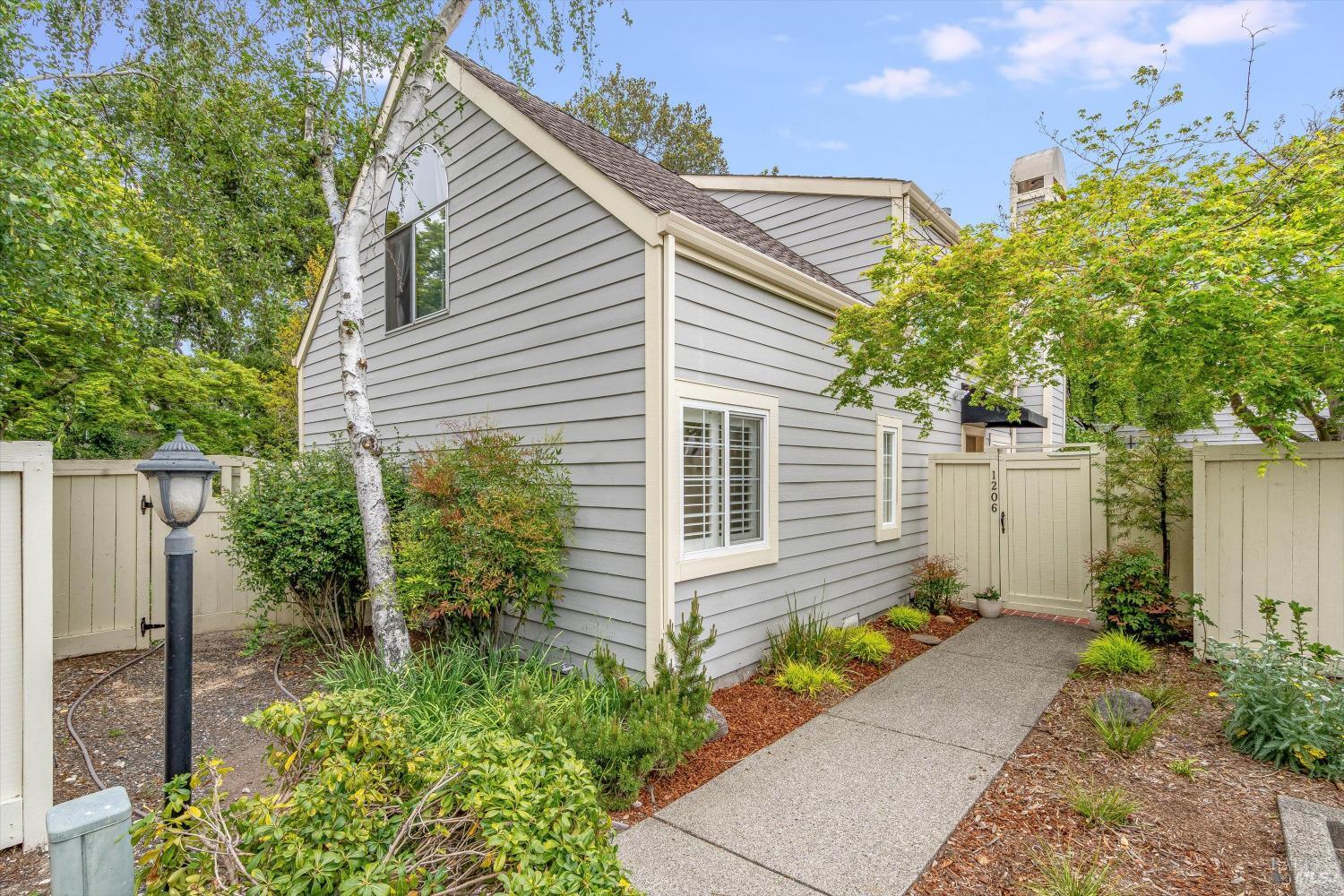 1206 Cayetano Dr