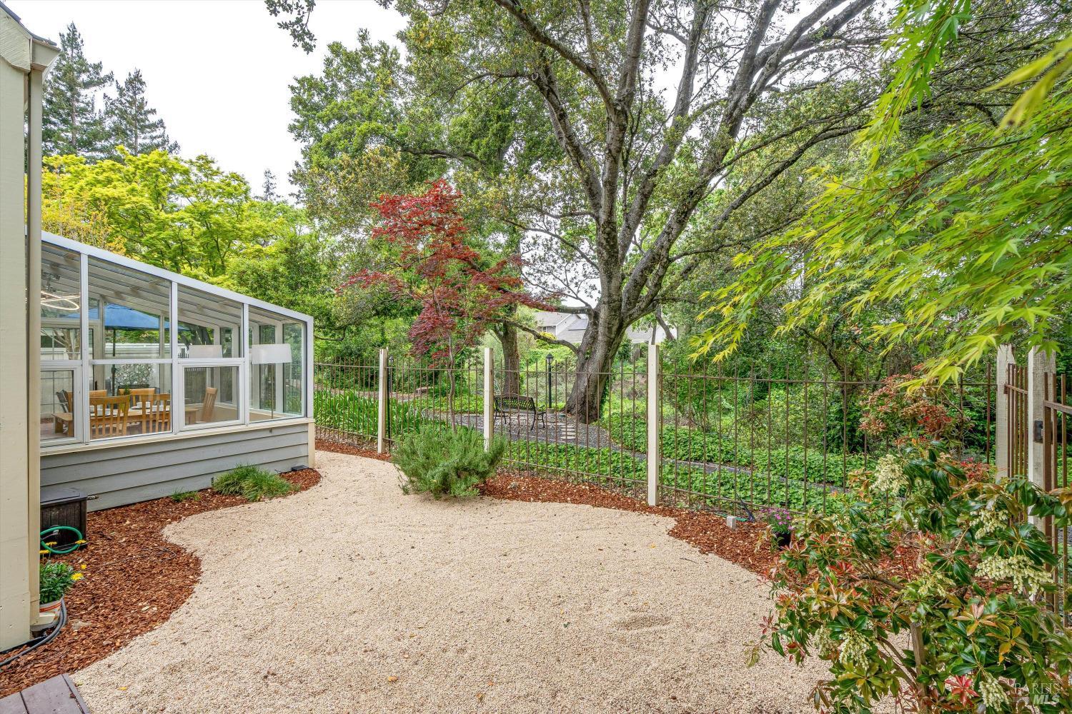 1206 Cayetano Dr