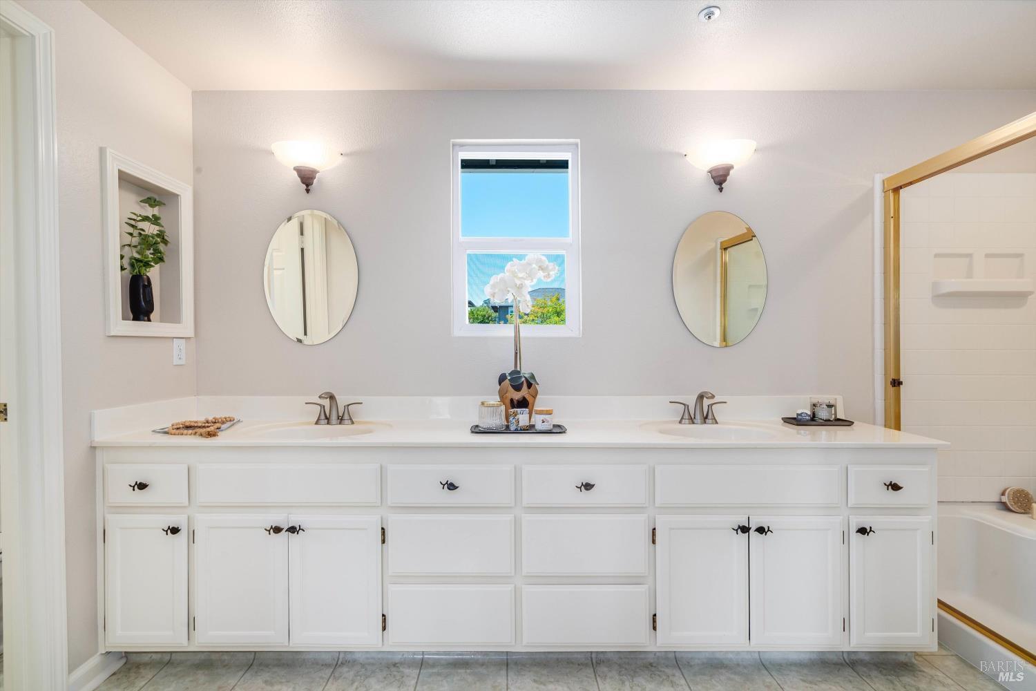 5 Capitola Ct